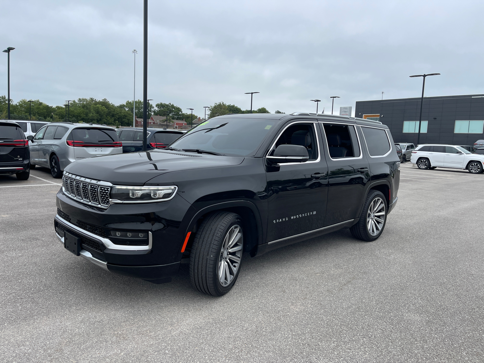 2022 Jeep Grand Wagoneer Series II 4