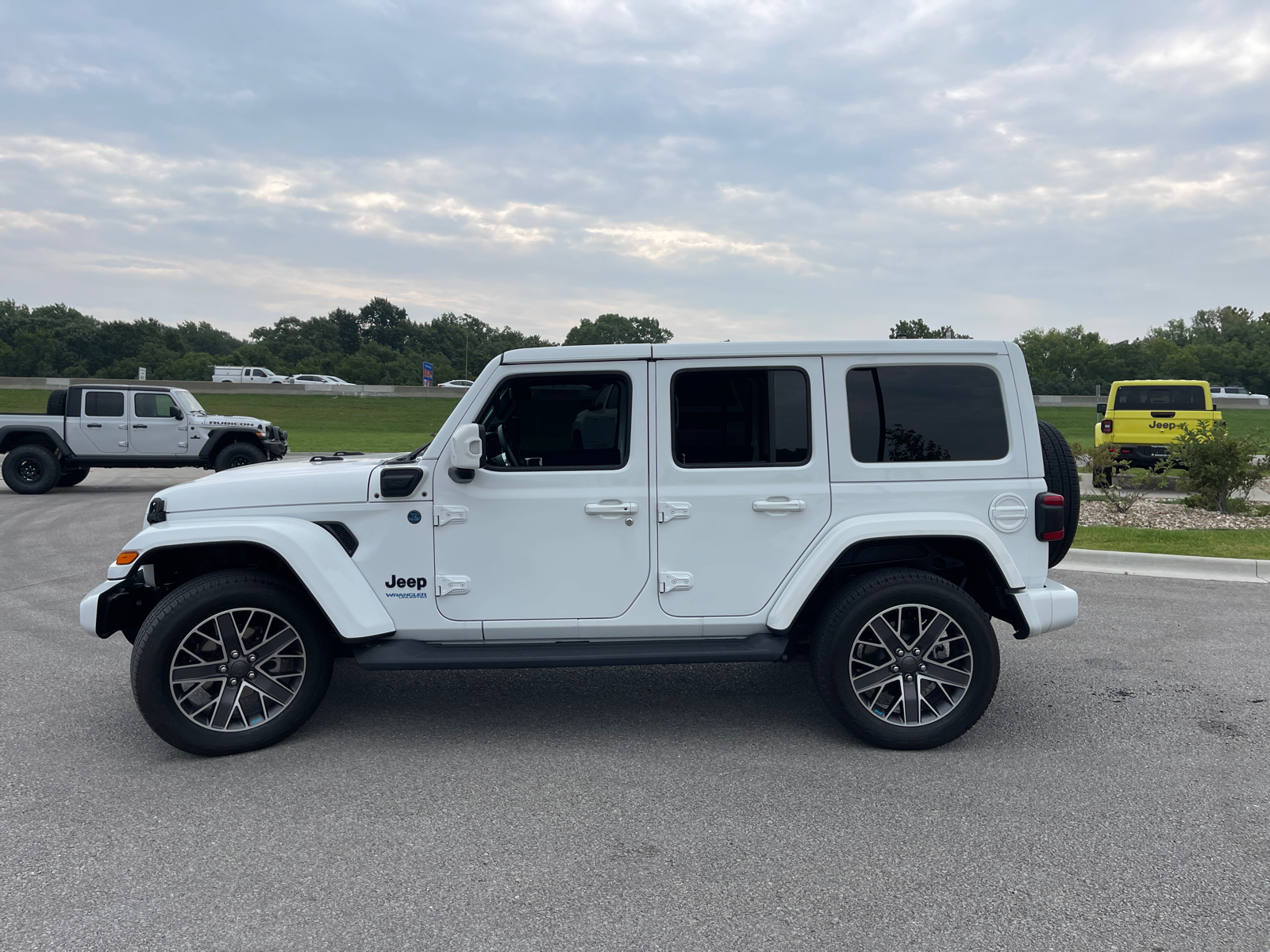 2022 Jeep Wrangler 4xe Unlimited Sahara High Altitude 5