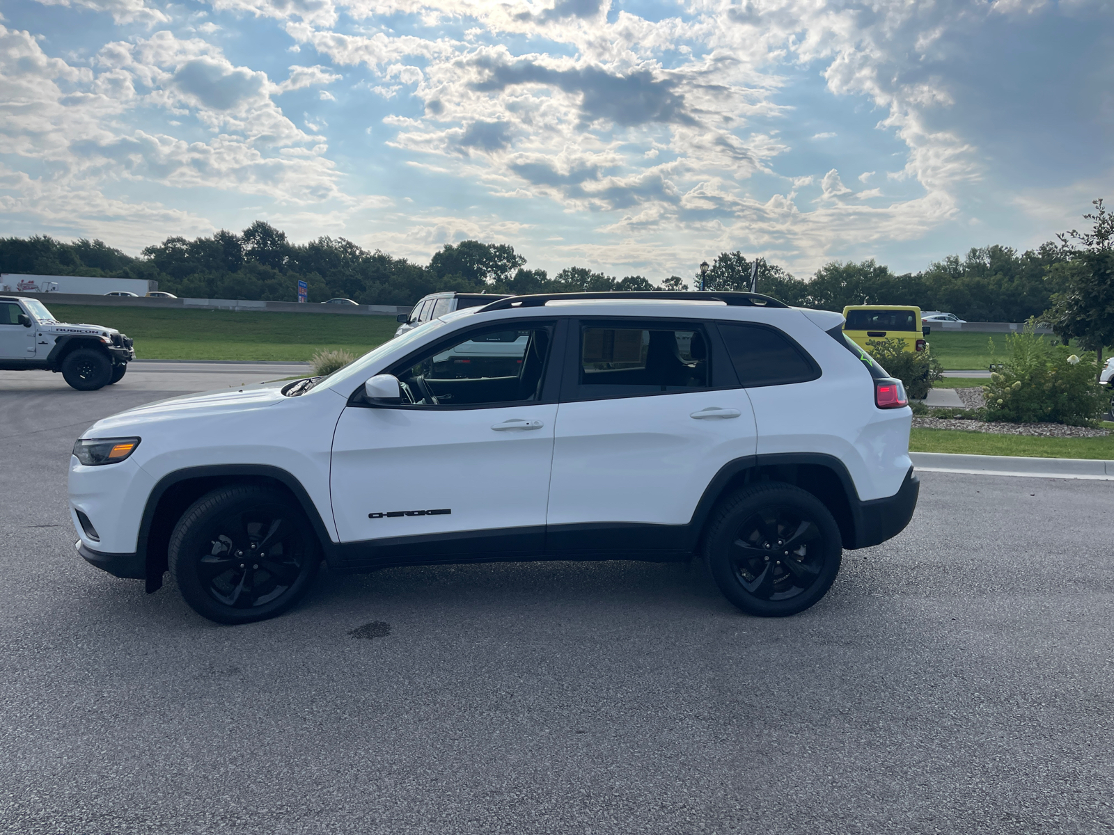 2020 Jeep Cherokee Altitude 5