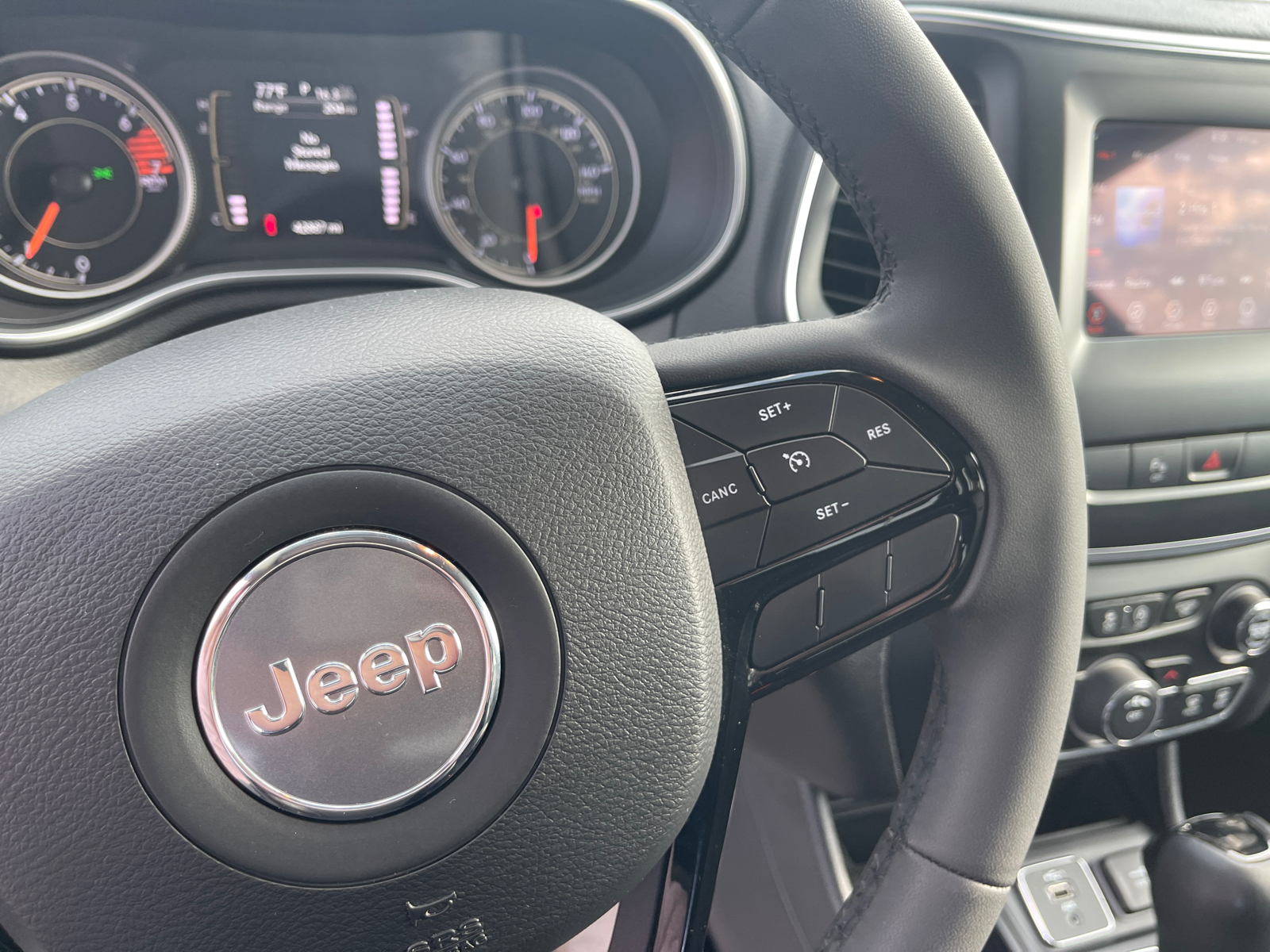 2020 Jeep Cherokee Altitude 23