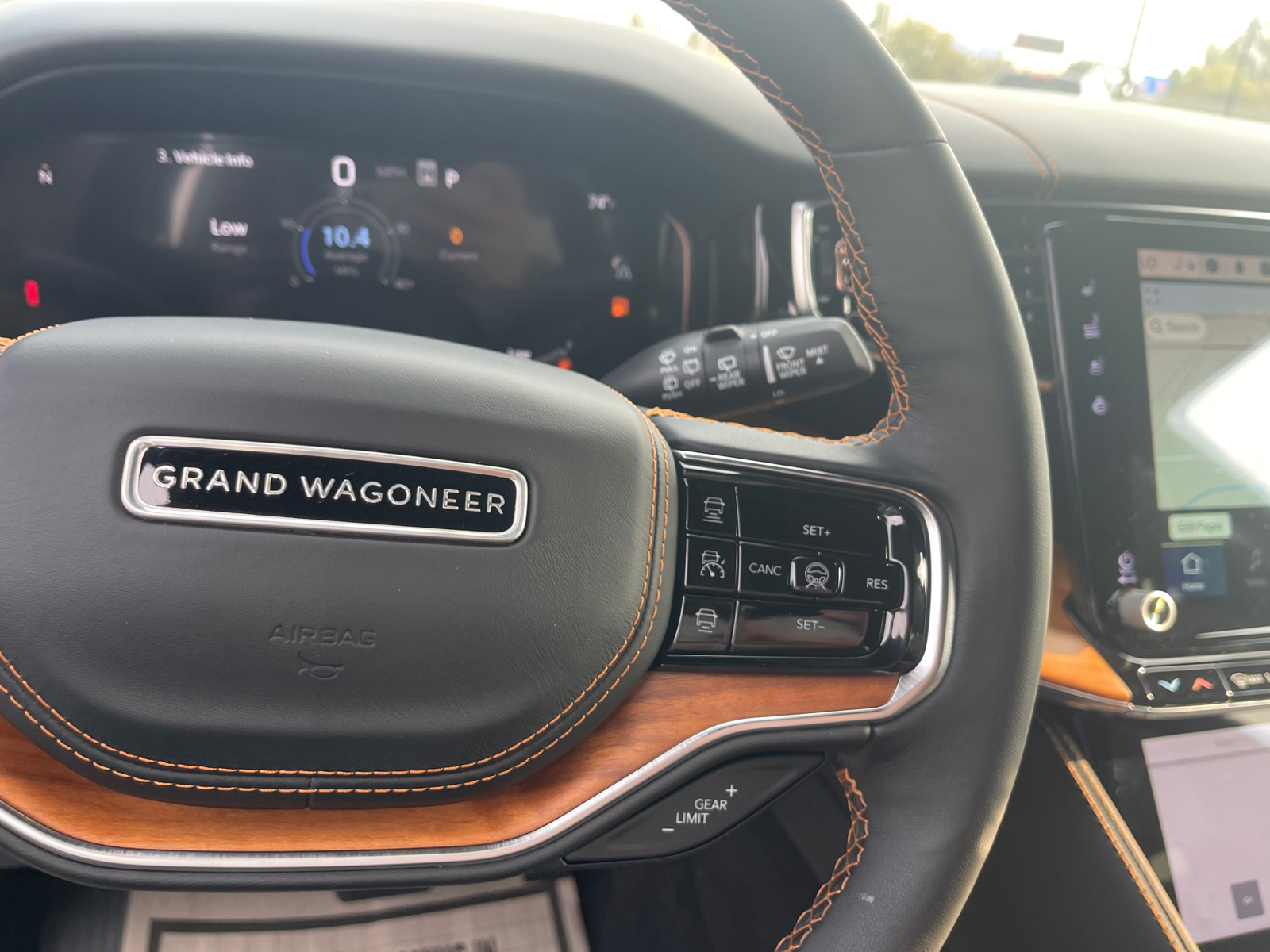 2024 Jeep Grand Wagoneer L Series III 28