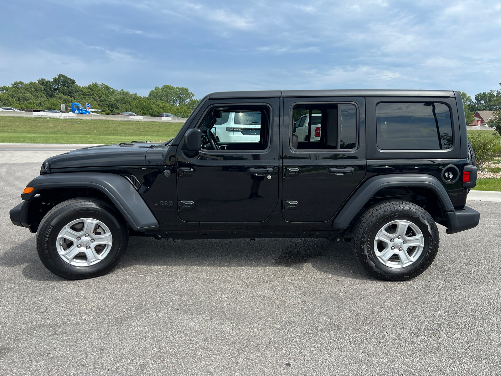 2023 Jeep Wrangler Sport S 5