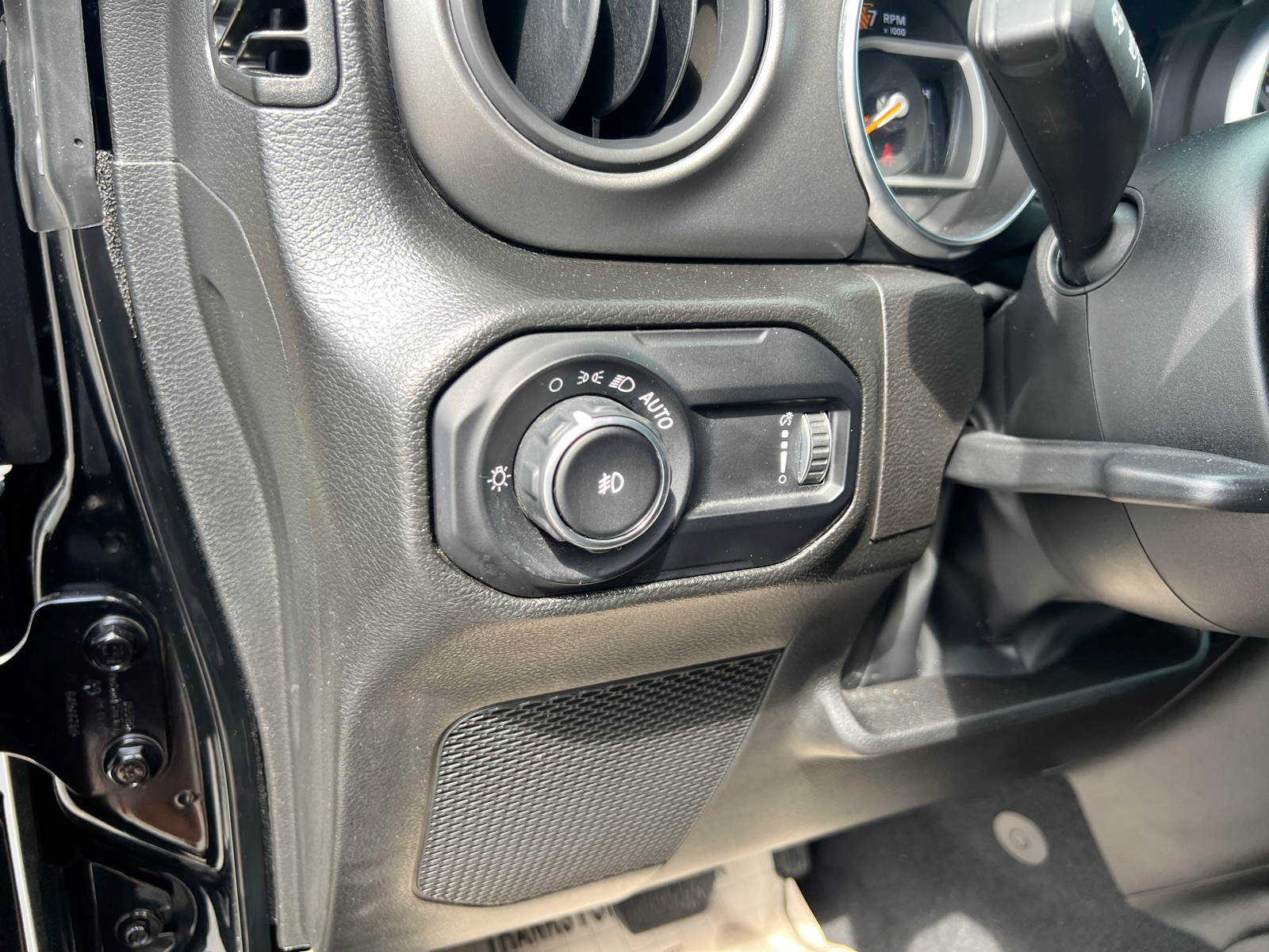 2023 Jeep Wrangler Sport S 18