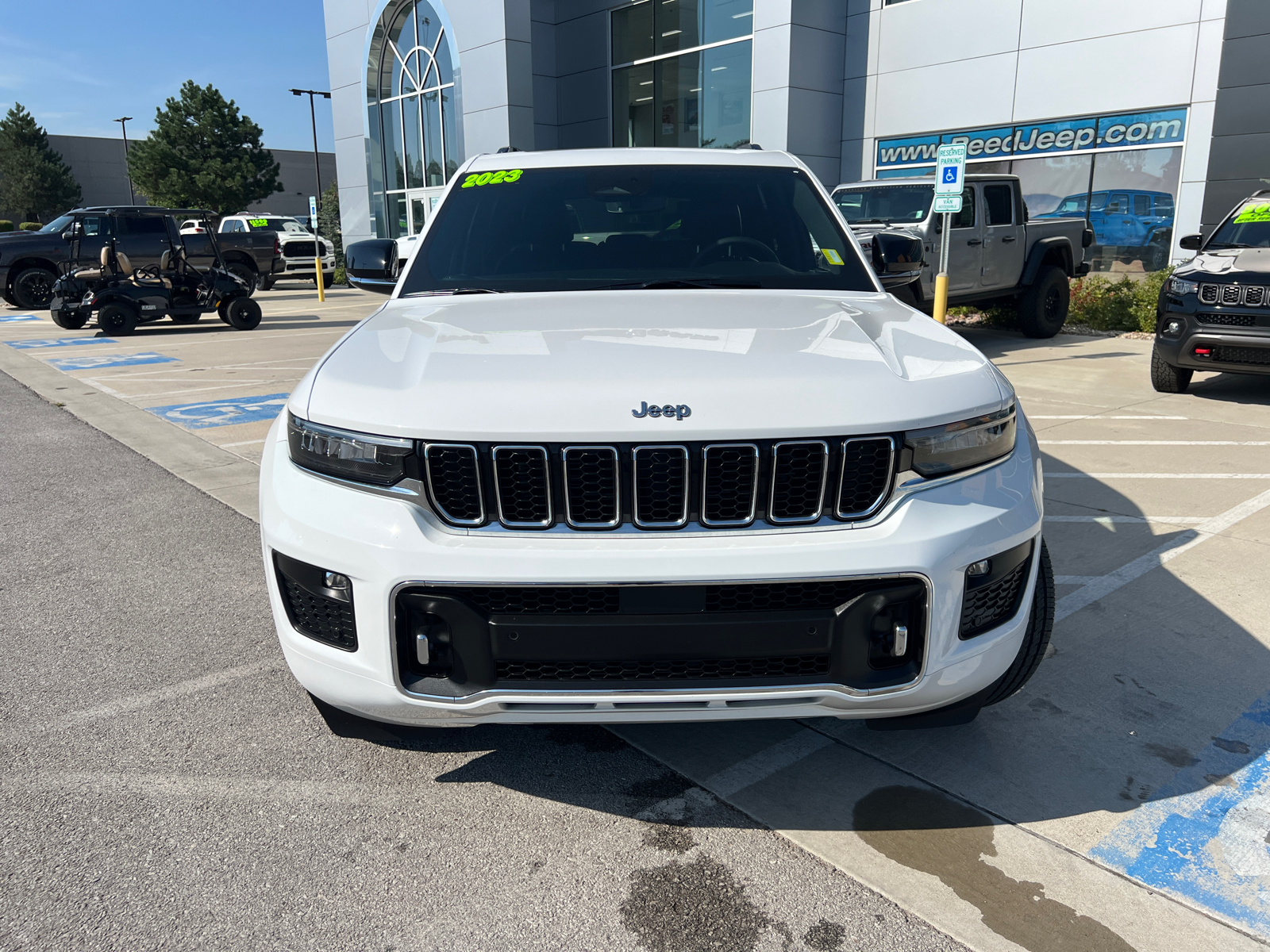 2023 Jeep Grand Cherokee Overland 3