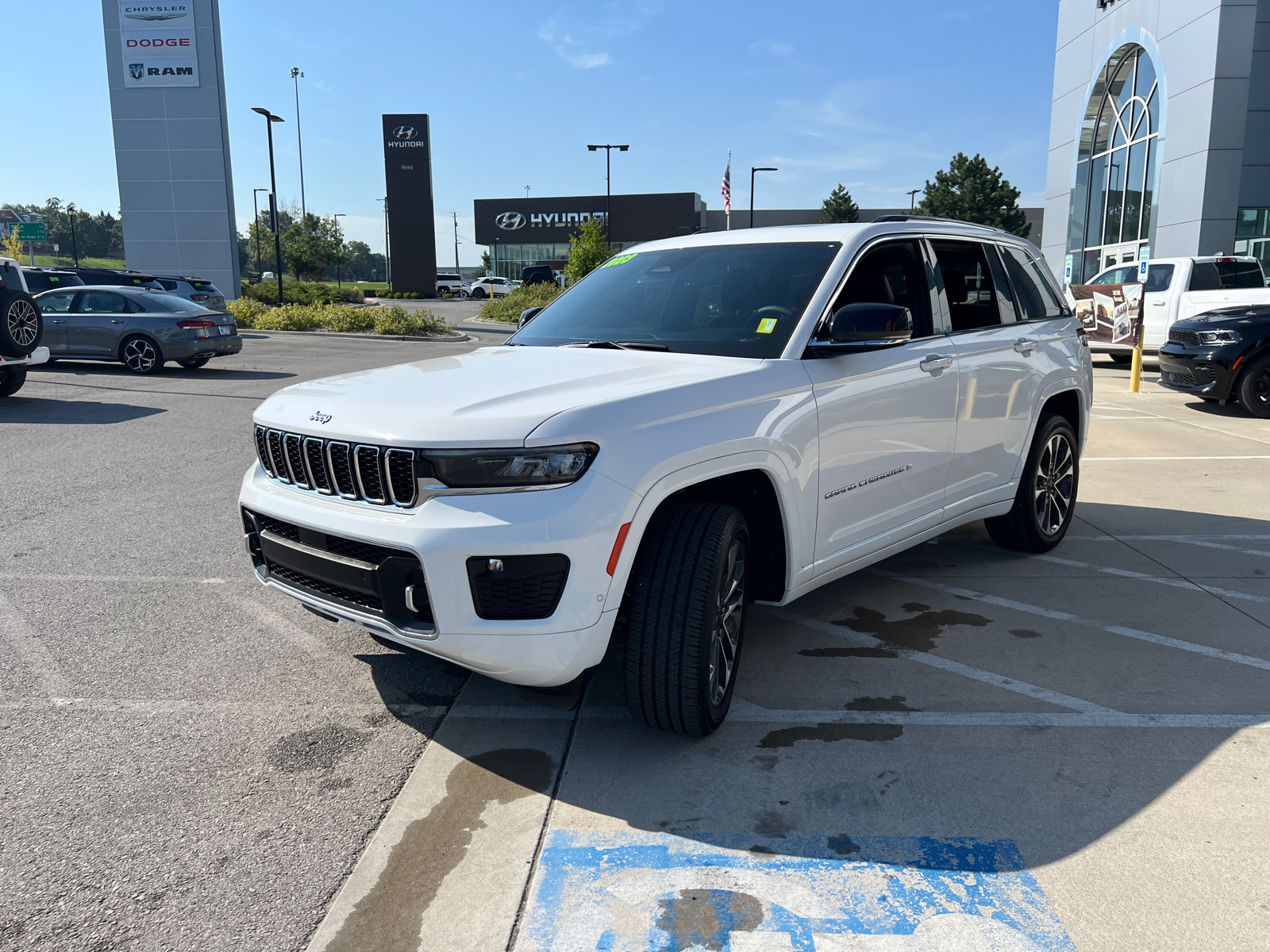 2023 Jeep Grand Cherokee Overland 4