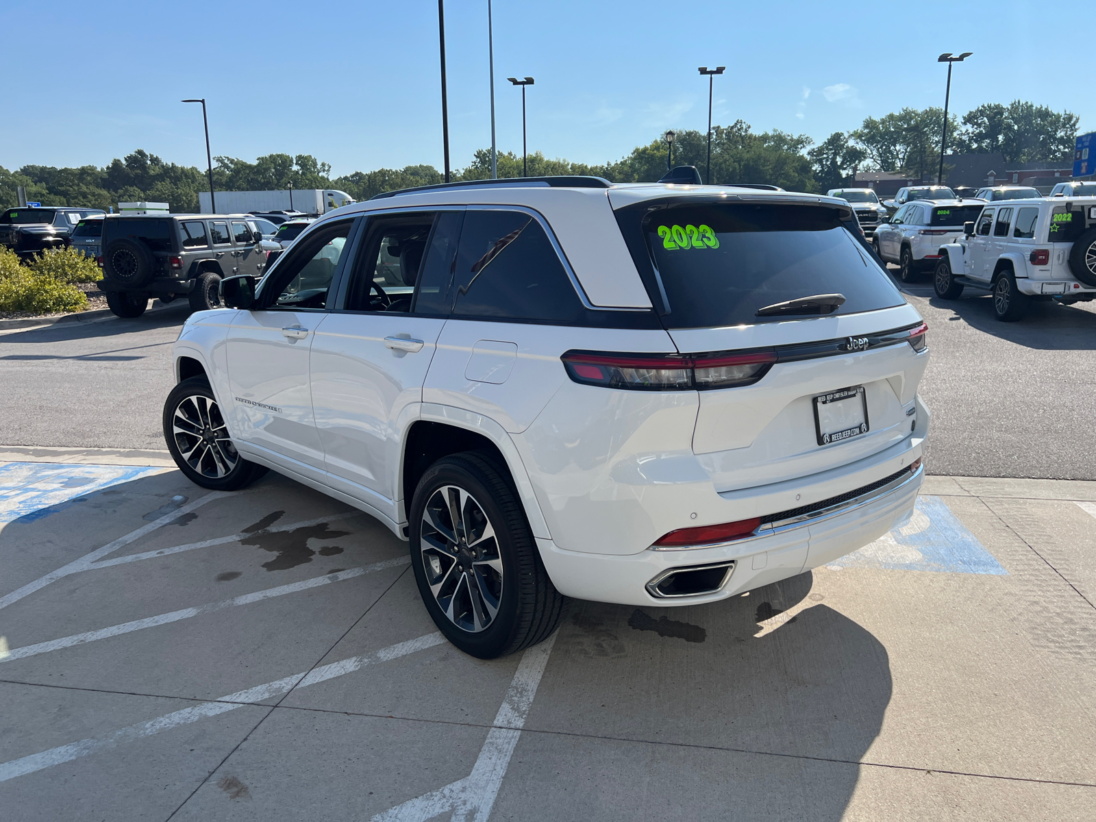 2023 Jeep Grand Cherokee Overland 7