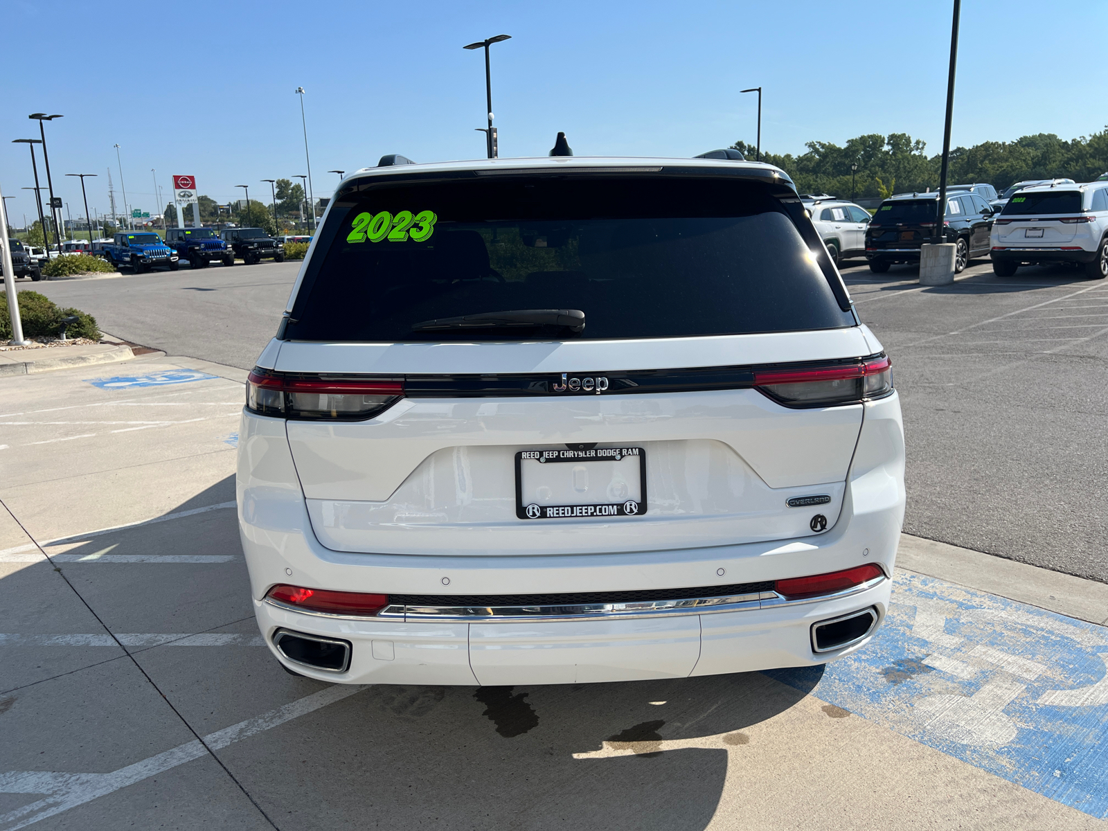 2023 Jeep Grand Cherokee Overland 8