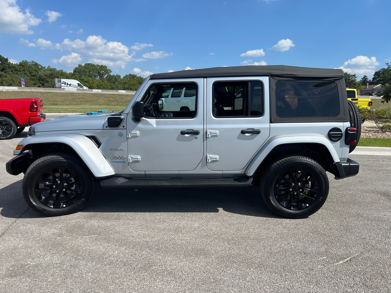 2022 Jeep Wrangler 4xe Unlimited Sahara 5