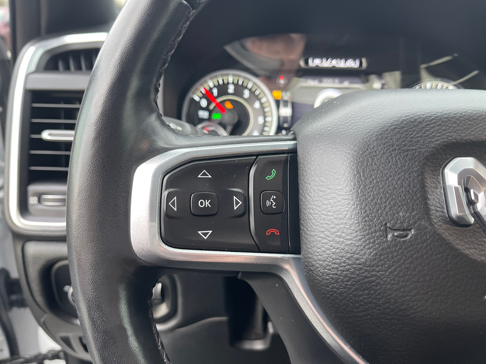 2019 Ram 1500 Laramie 4x4 Quad Cab 64 Box 23