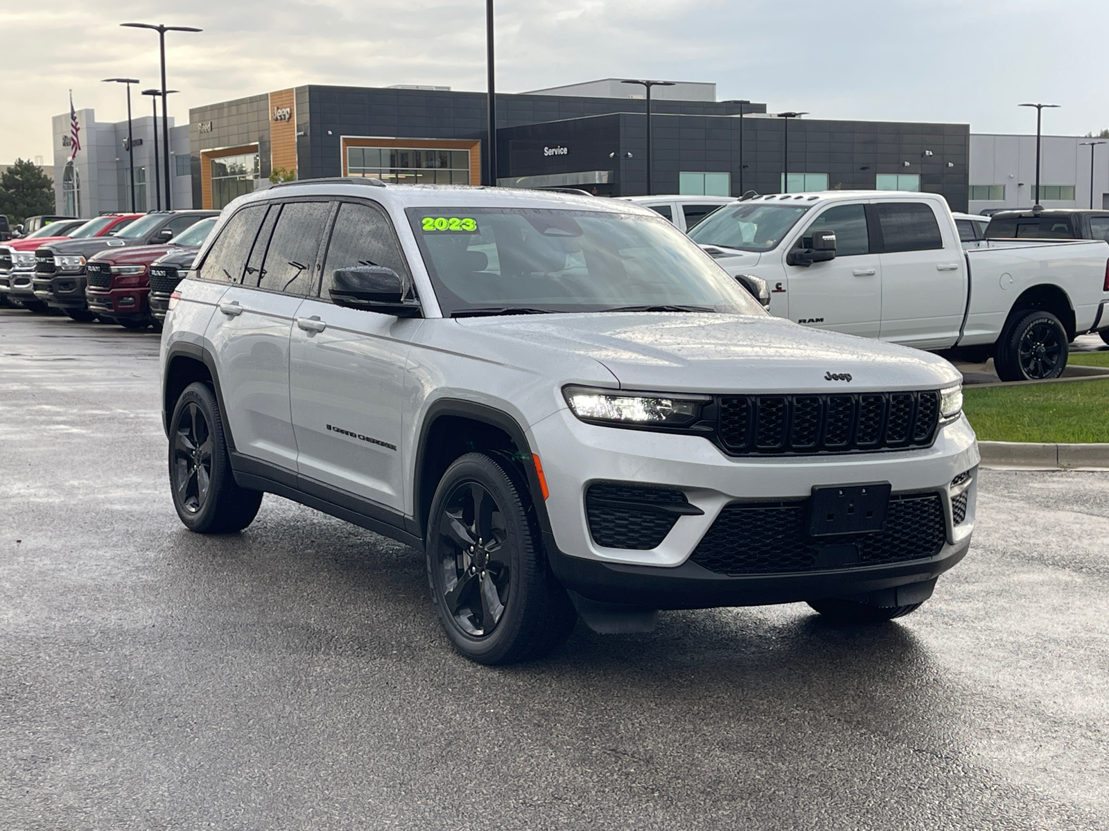 2023 Jeep Grand Cherokee Altitude 2