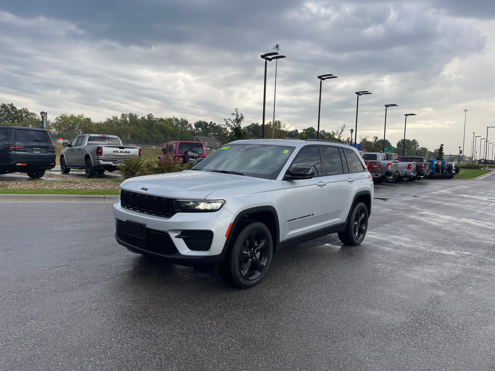 2023 Jeep Grand Cherokee Altitude 4