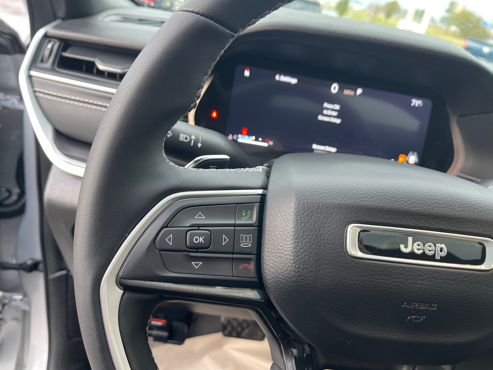 2023 Jeep Grand Cherokee Altitude 24