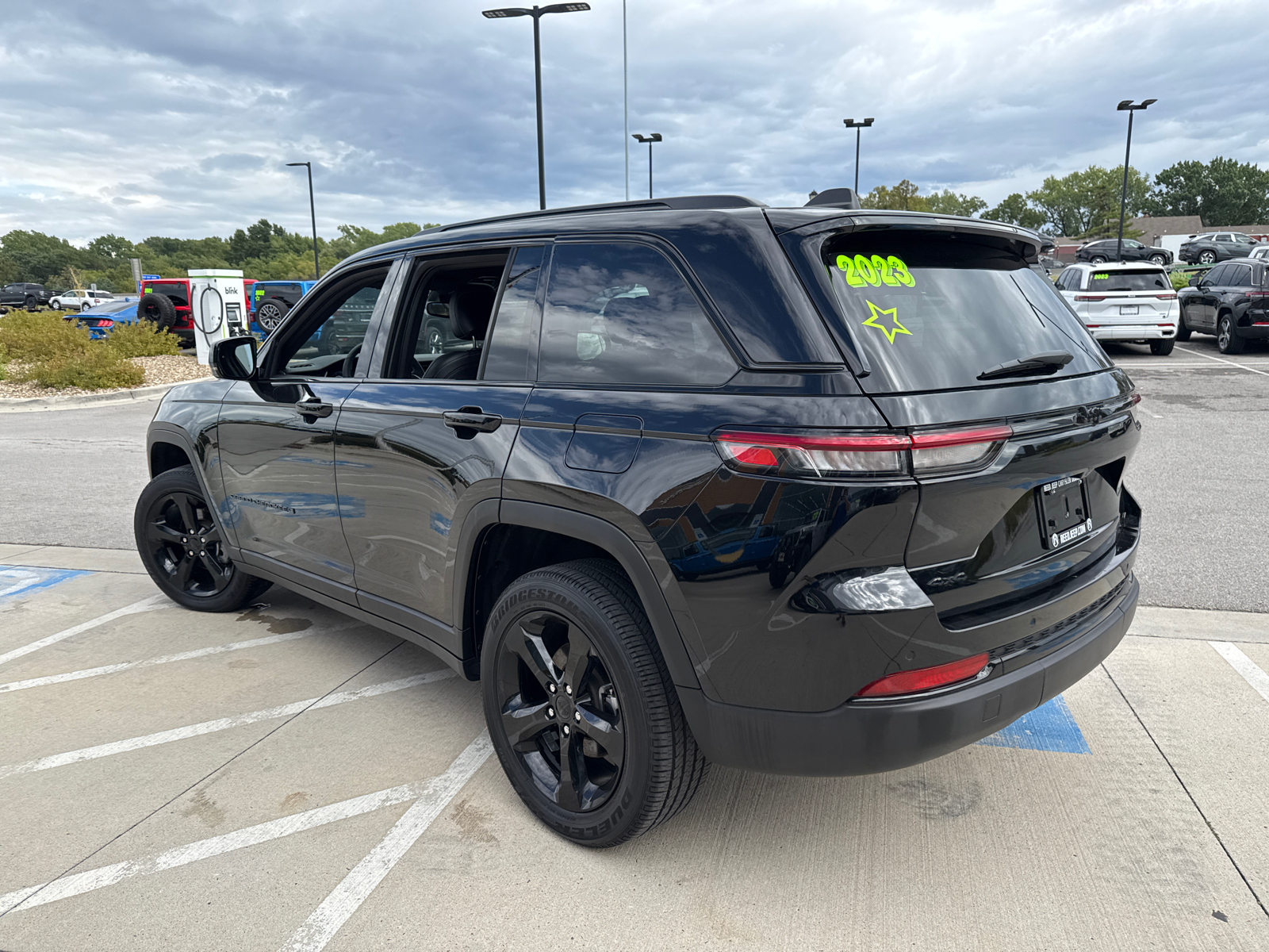 2023 Jeep Grand Cherokee Altitude 7