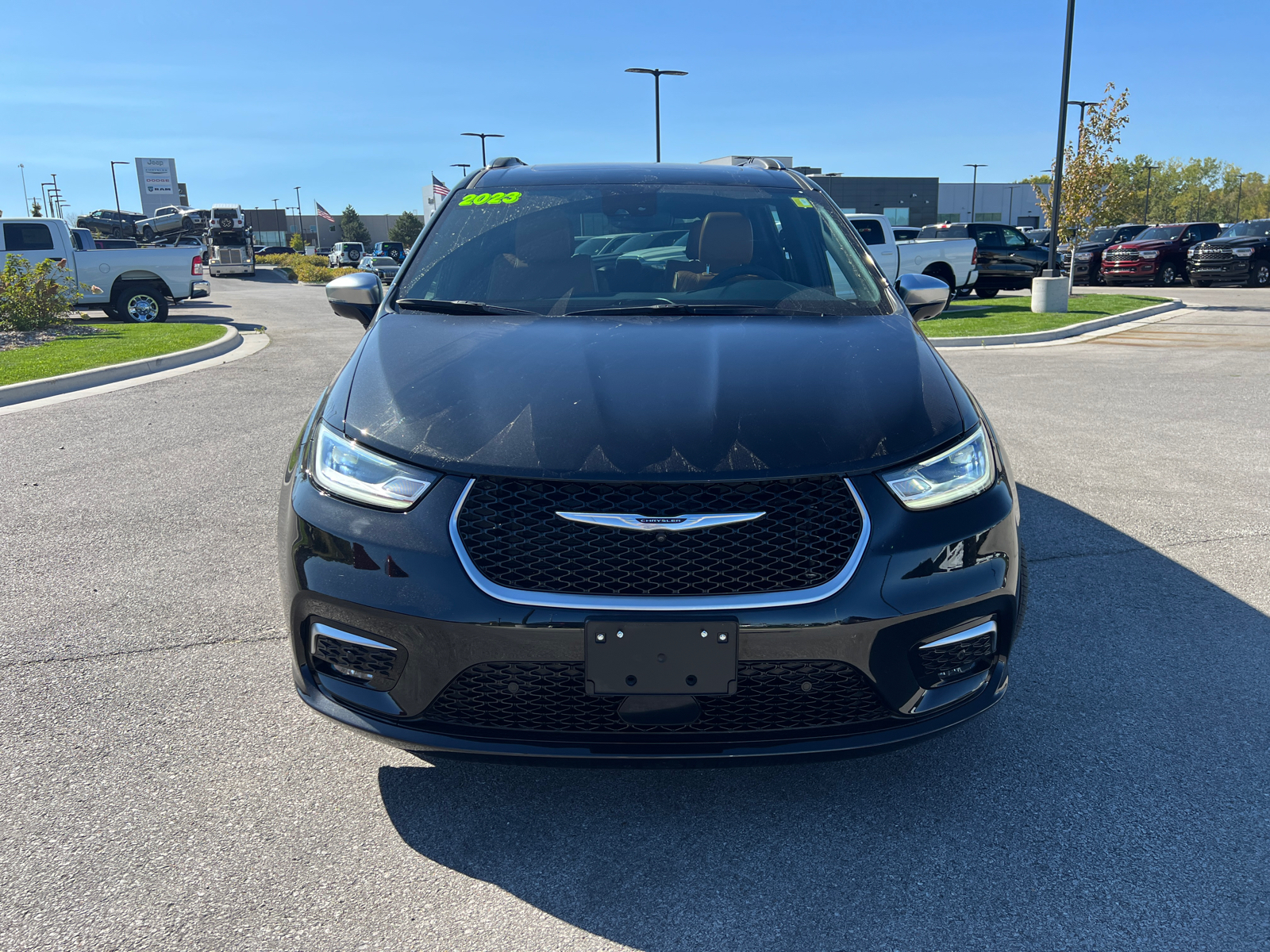 2023 Chrysler Pacifica Hybrid Pinnacle 3