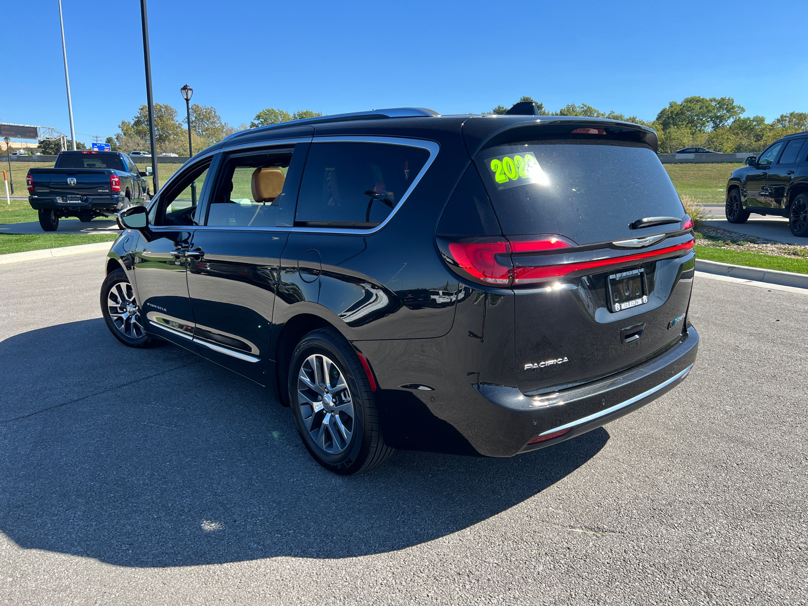 2023 Chrysler Pacifica Hybrid Pinnacle 7