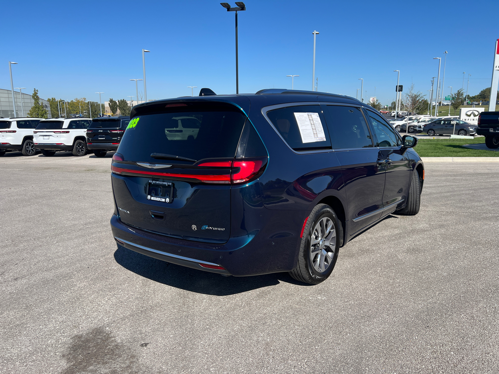 2023 Chrysler Pacifica Hybrid Pinnacle 9