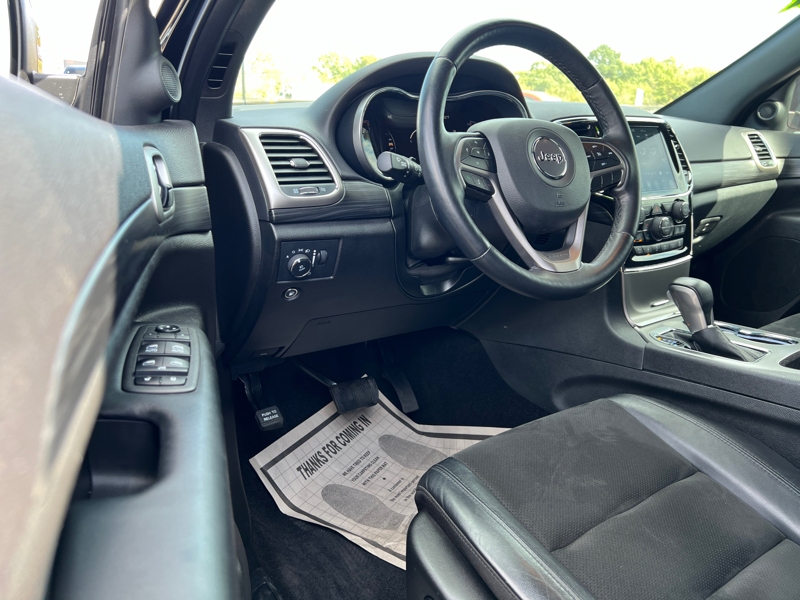 2021 Jeep Grand Cherokee Laredo X 17