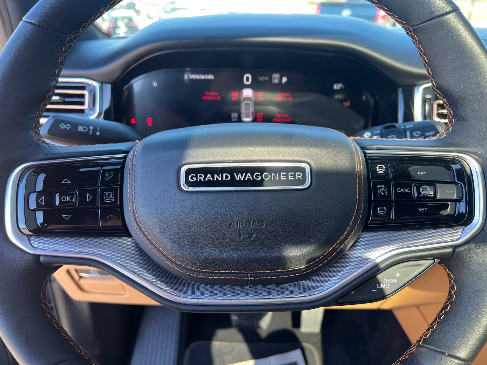 2023 Jeep Grand Wagoneer L Series III 27