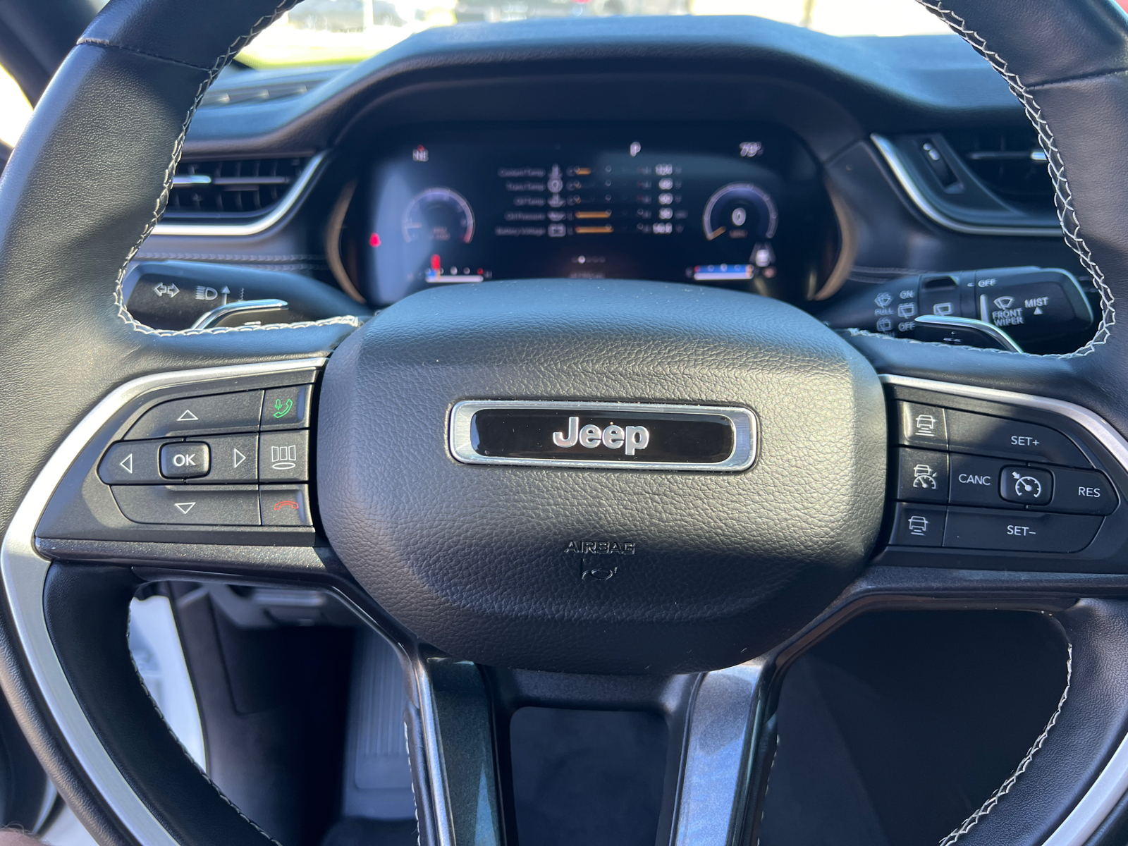 2022 Jeep Grand Cherokee L Altitude 24