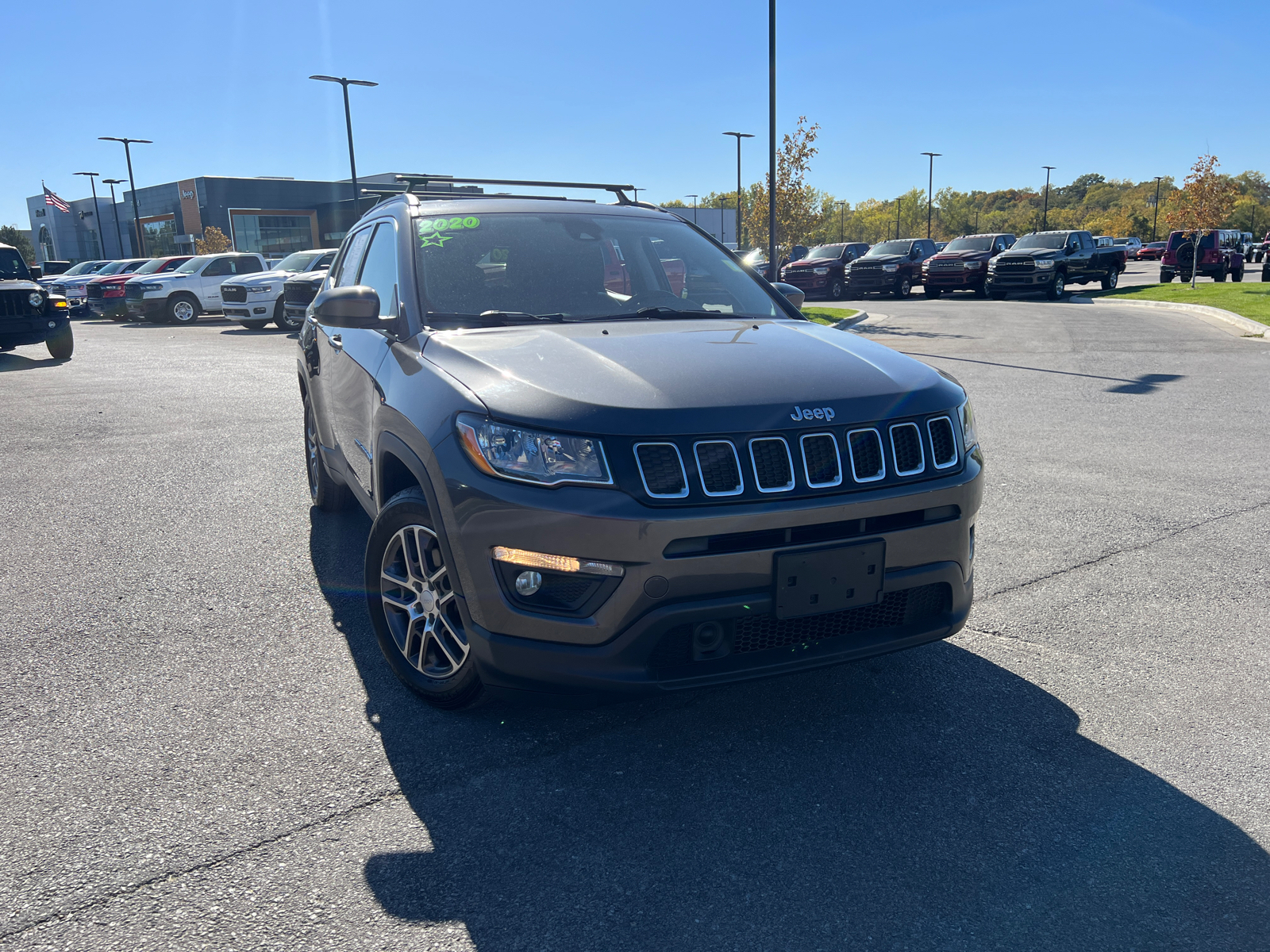 2020 Jeep Compass Latitude w/Sun/Safety Pkg 2