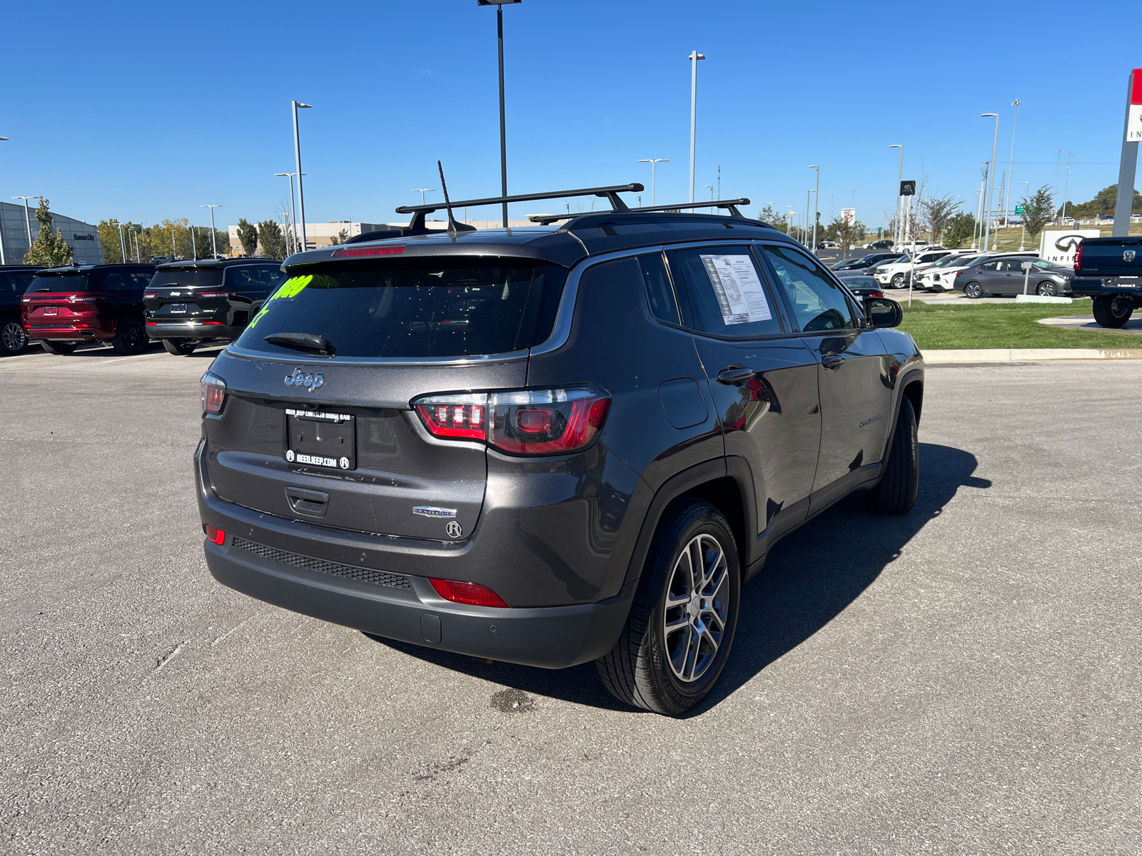 2020 Jeep Compass Latitude w/Sun/Safety Pkg 9