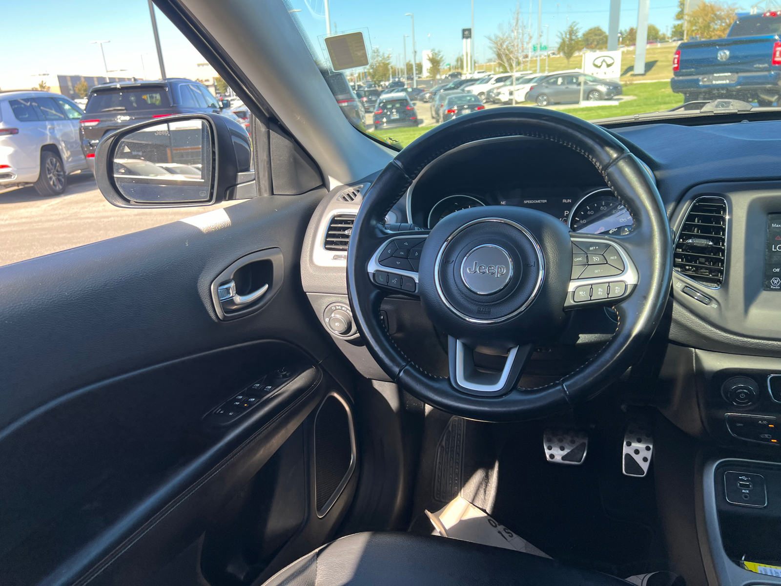 2020 Jeep Compass Latitude w/Sun/Safety Pkg 14