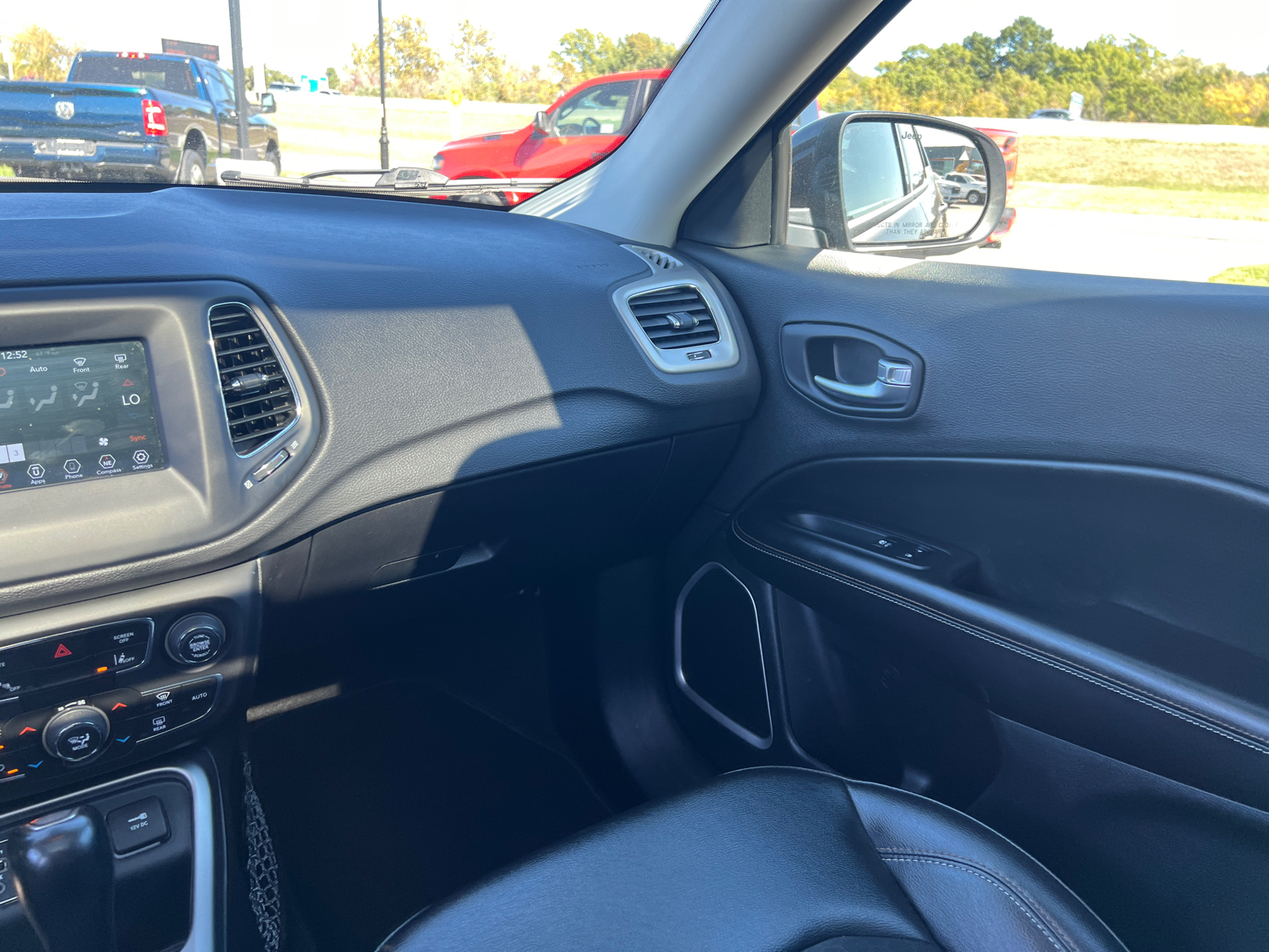 2020 Jeep Compass Latitude w/Sun/Safety Pkg 15