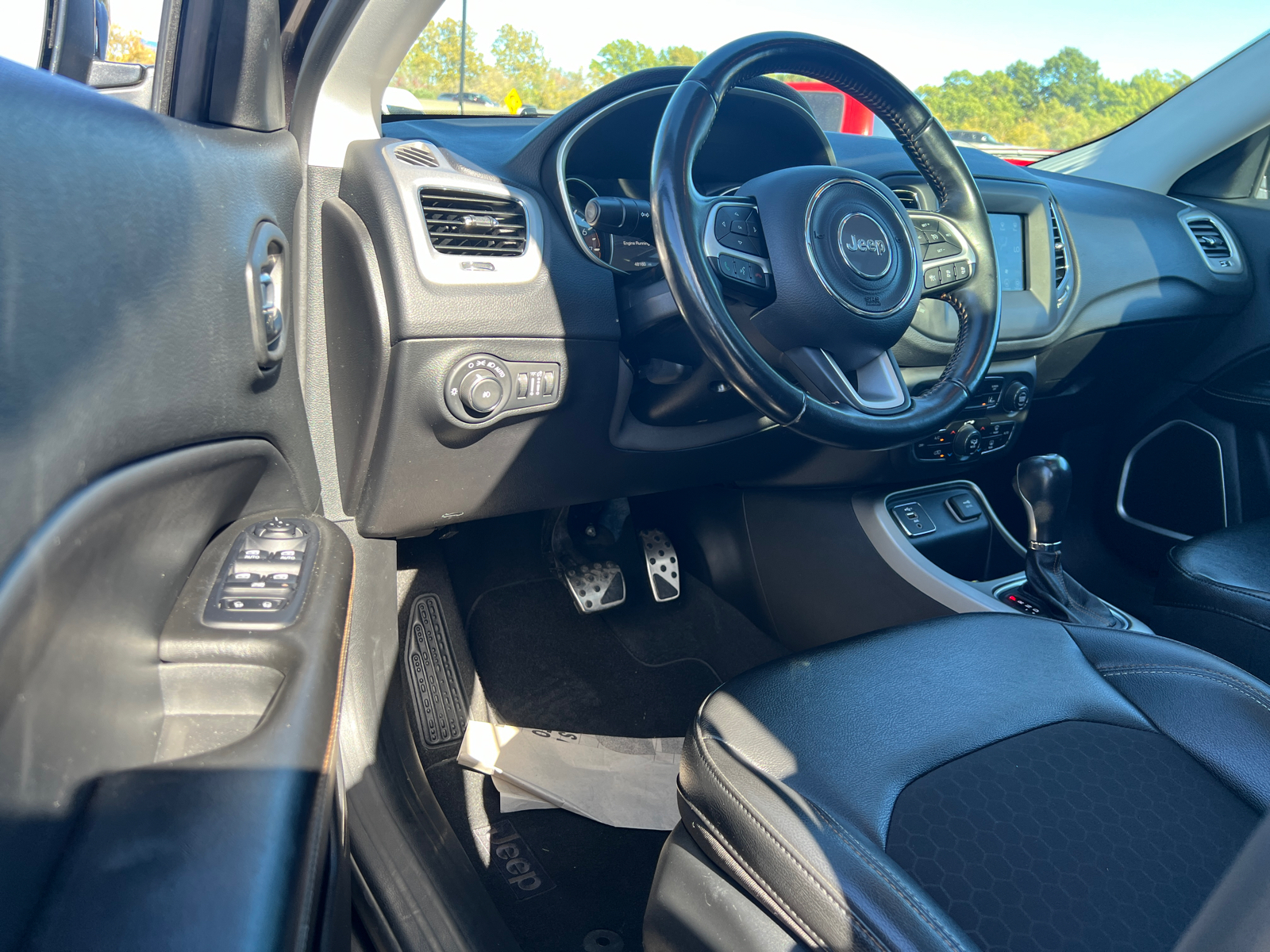 2020 Jeep Compass Latitude w/Sun/Safety Pkg 17