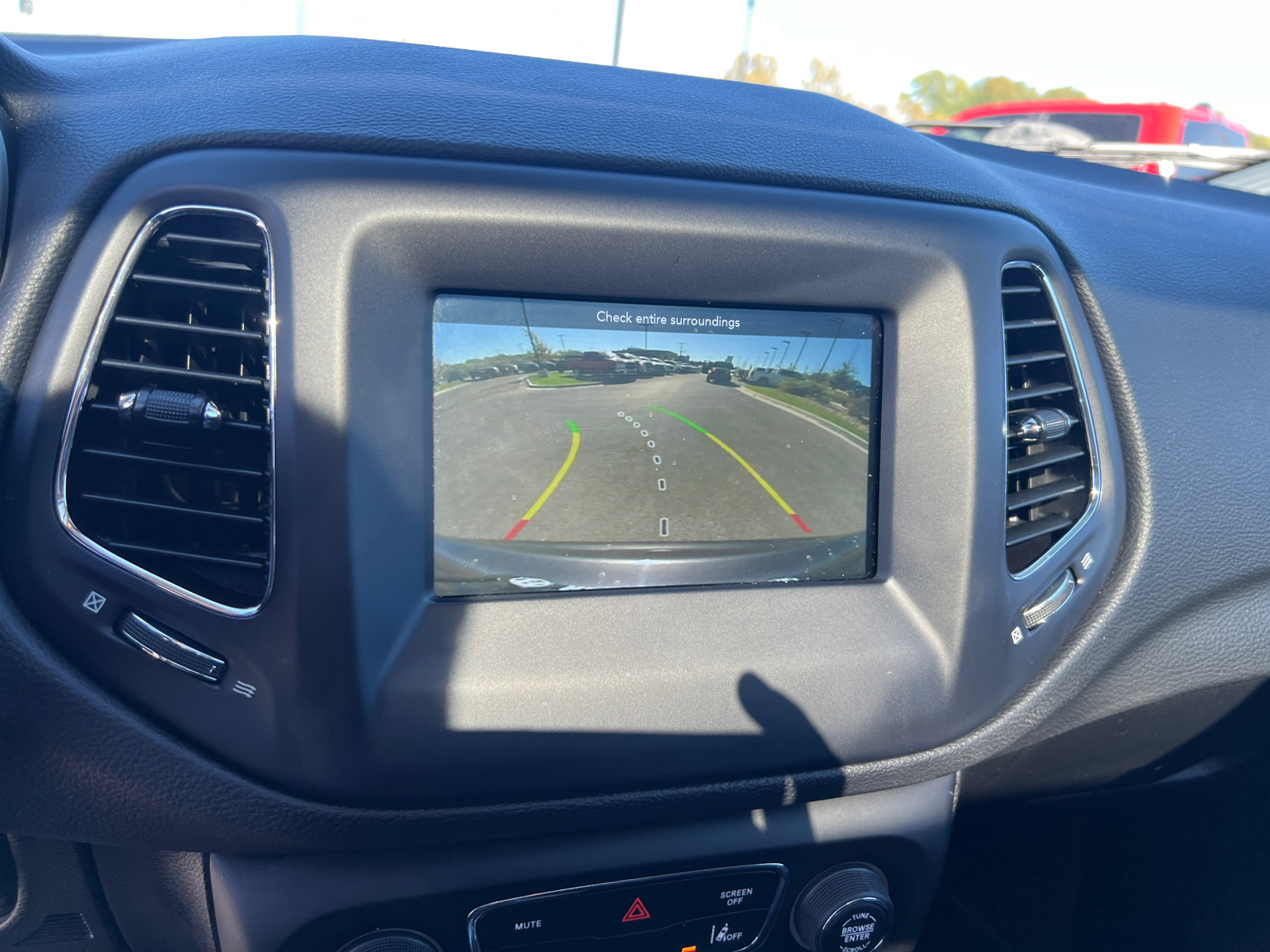 2020 Jeep Compass Latitude w/Sun/Safety Pkg 25