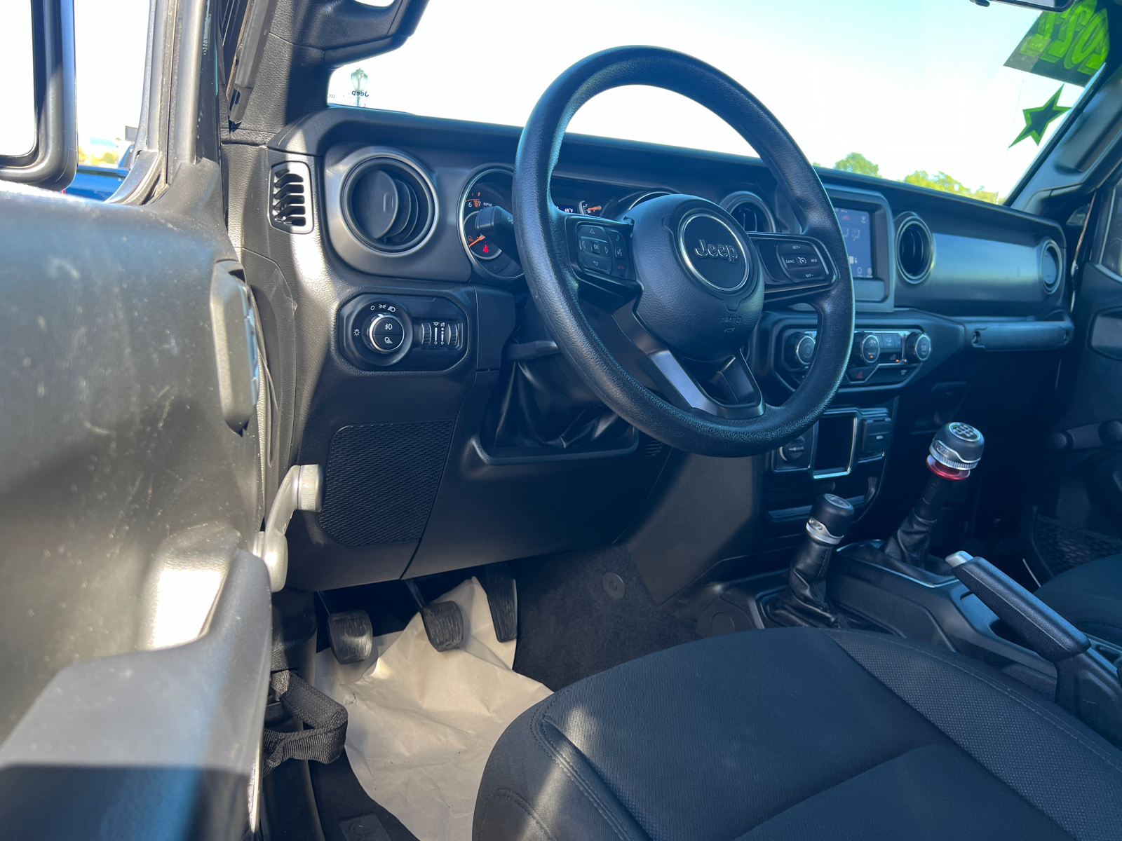 2022 Jeep Gladiator Sport 4x4 17