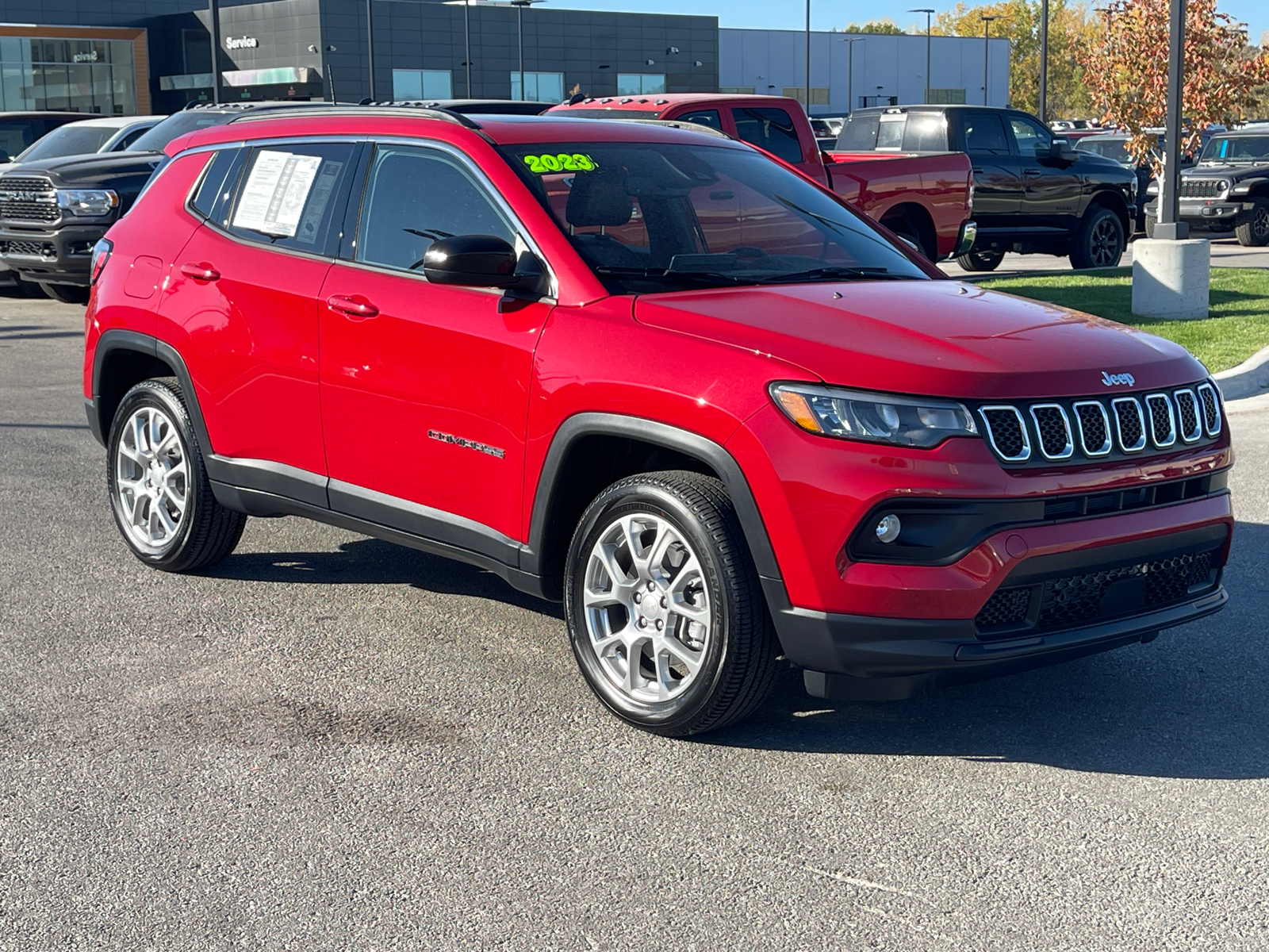 2023 Jeep Compass Latitude Lux 1