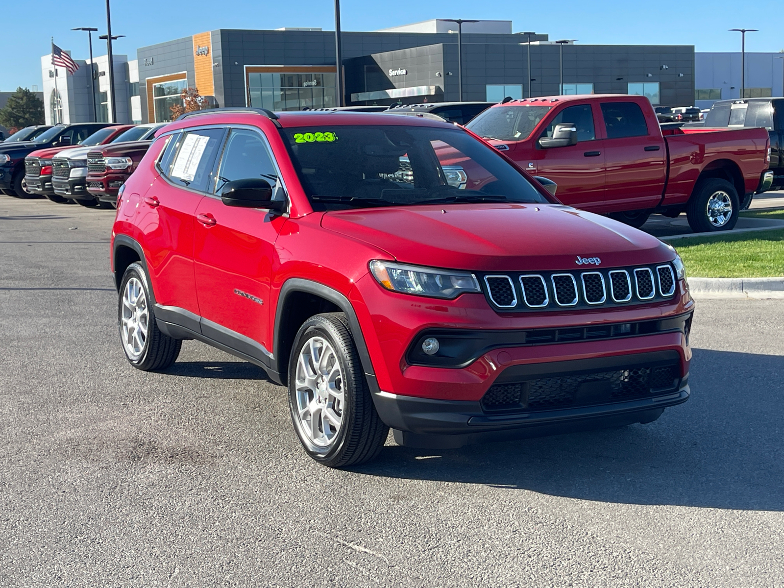 2023 Jeep Compass Latitude Lux 2