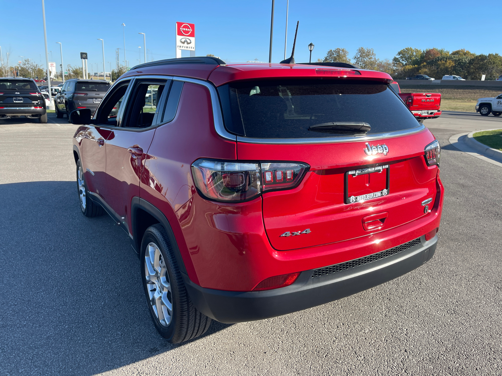 2023 Jeep Compass Latitude Lux 7