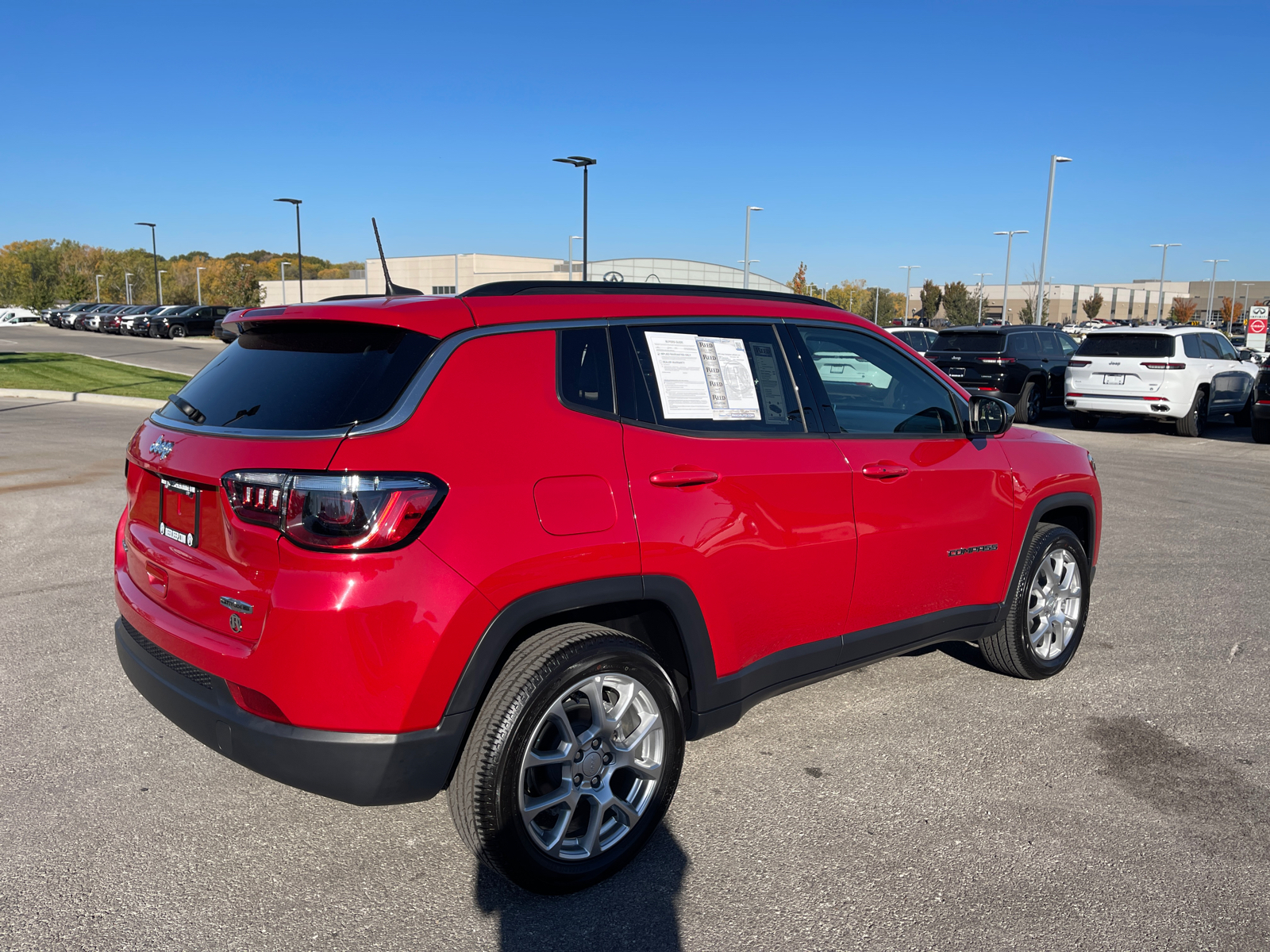 2023 Jeep Compass Latitude Lux 10