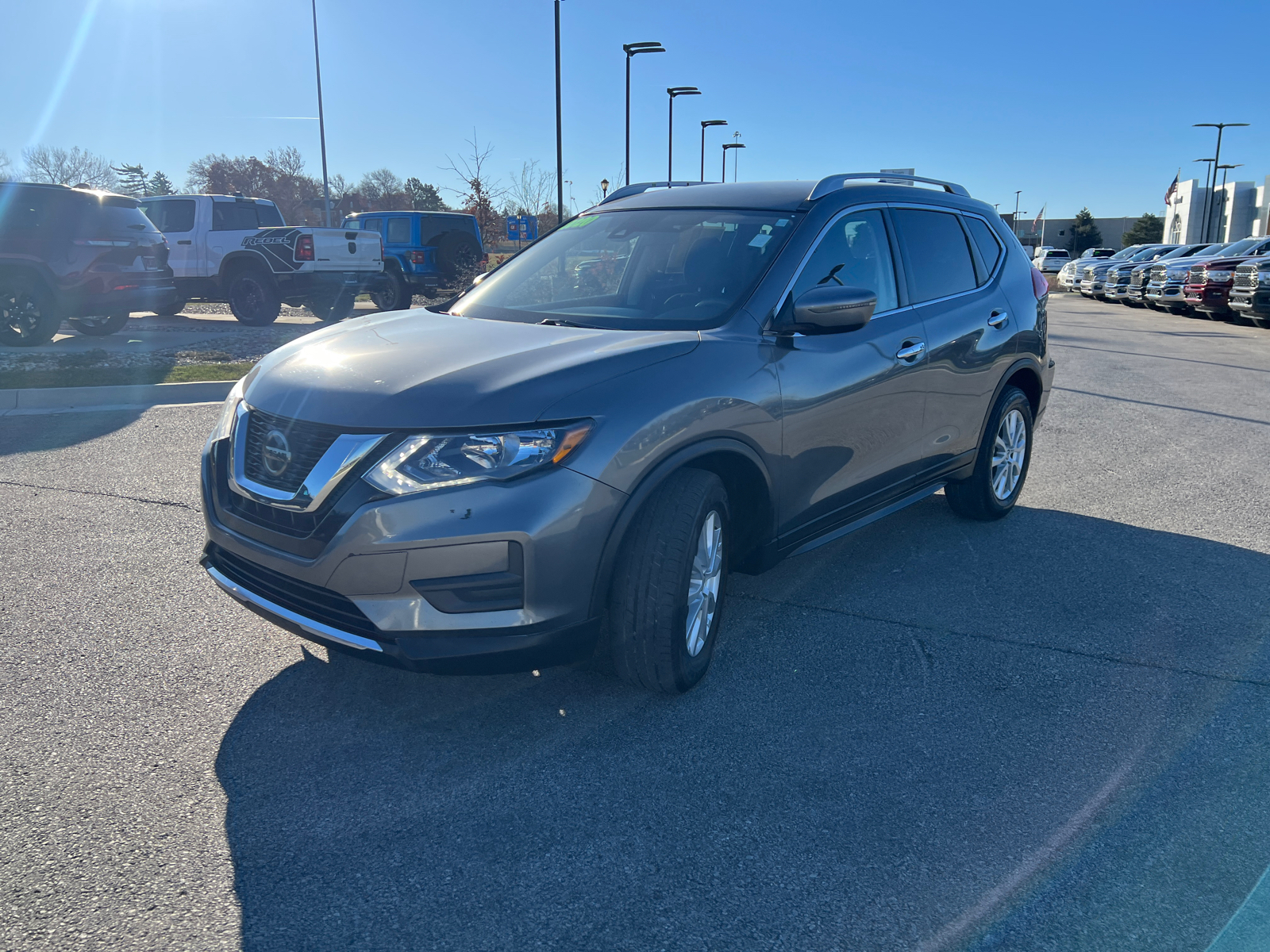 2020 Nissan Rogue SV 4