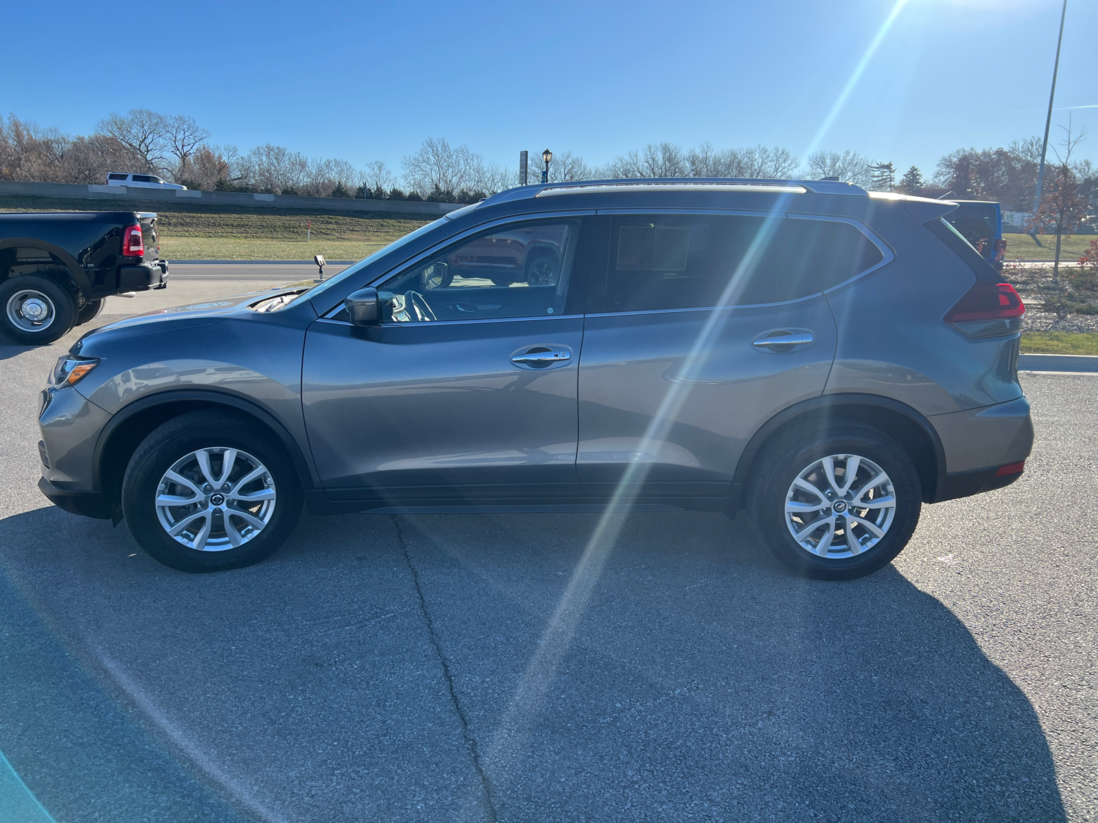 2020 Nissan Rogue SV 5