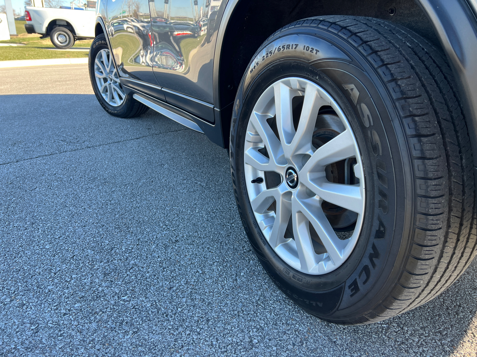 2020 Nissan Rogue SV 6