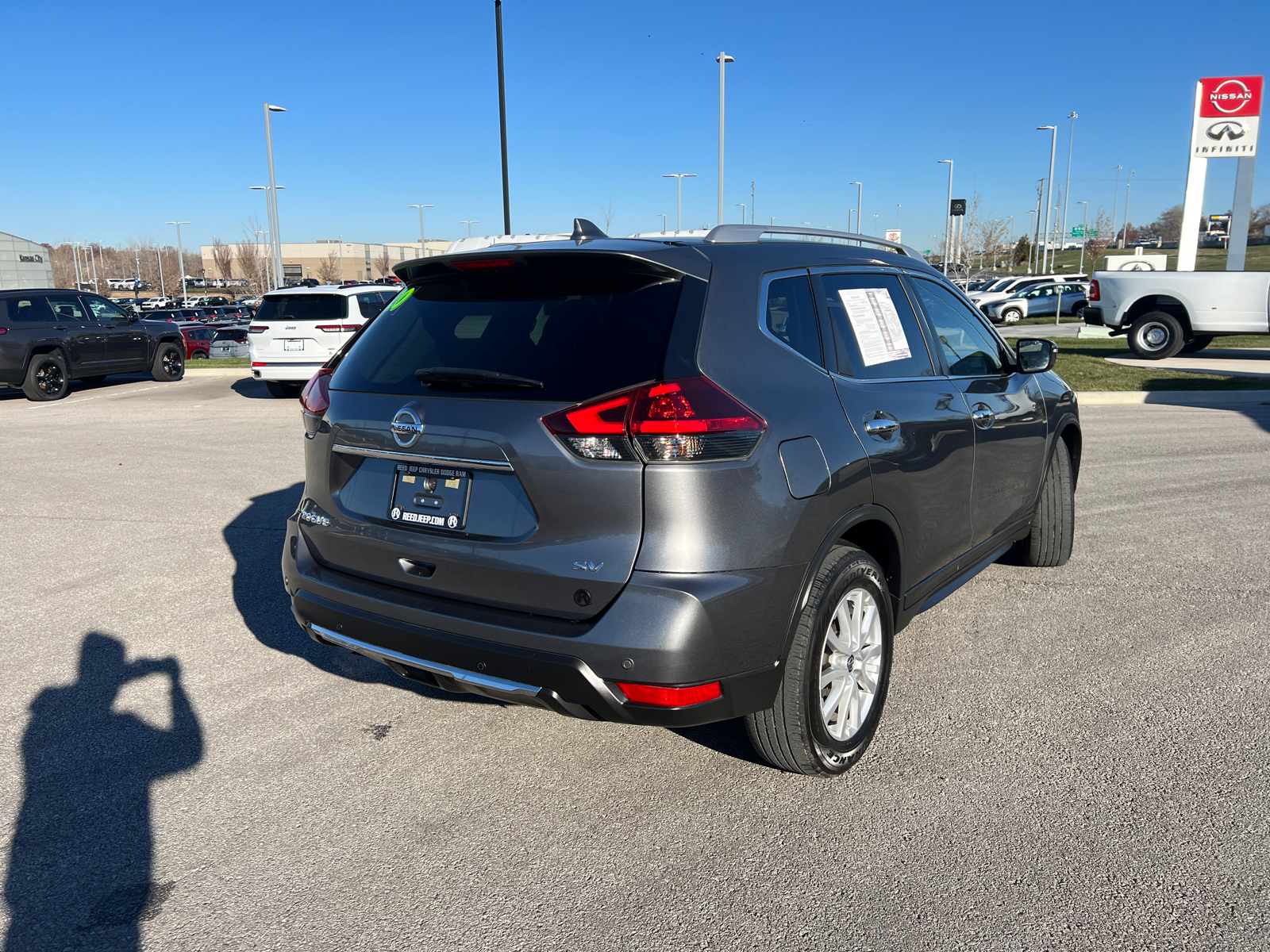 2020 Nissan Rogue SV 9