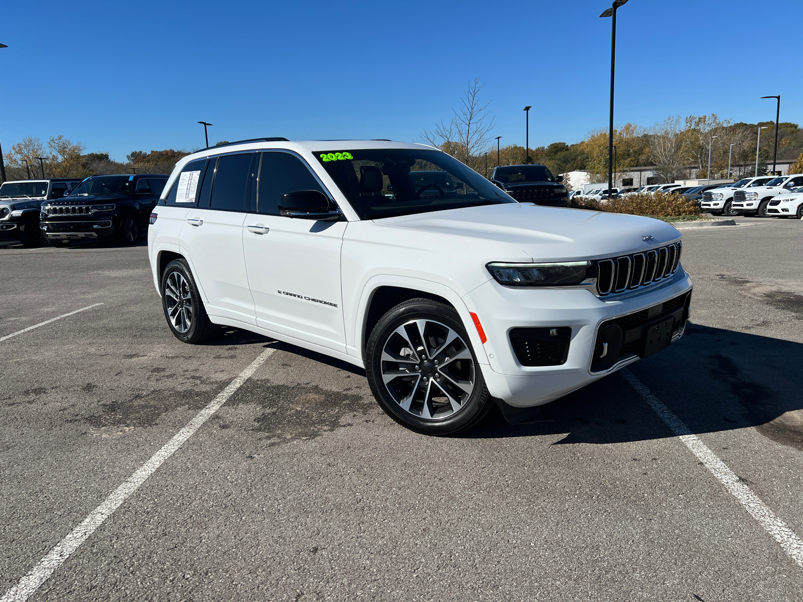 2023 Jeep Grand Cherokee Overland 1