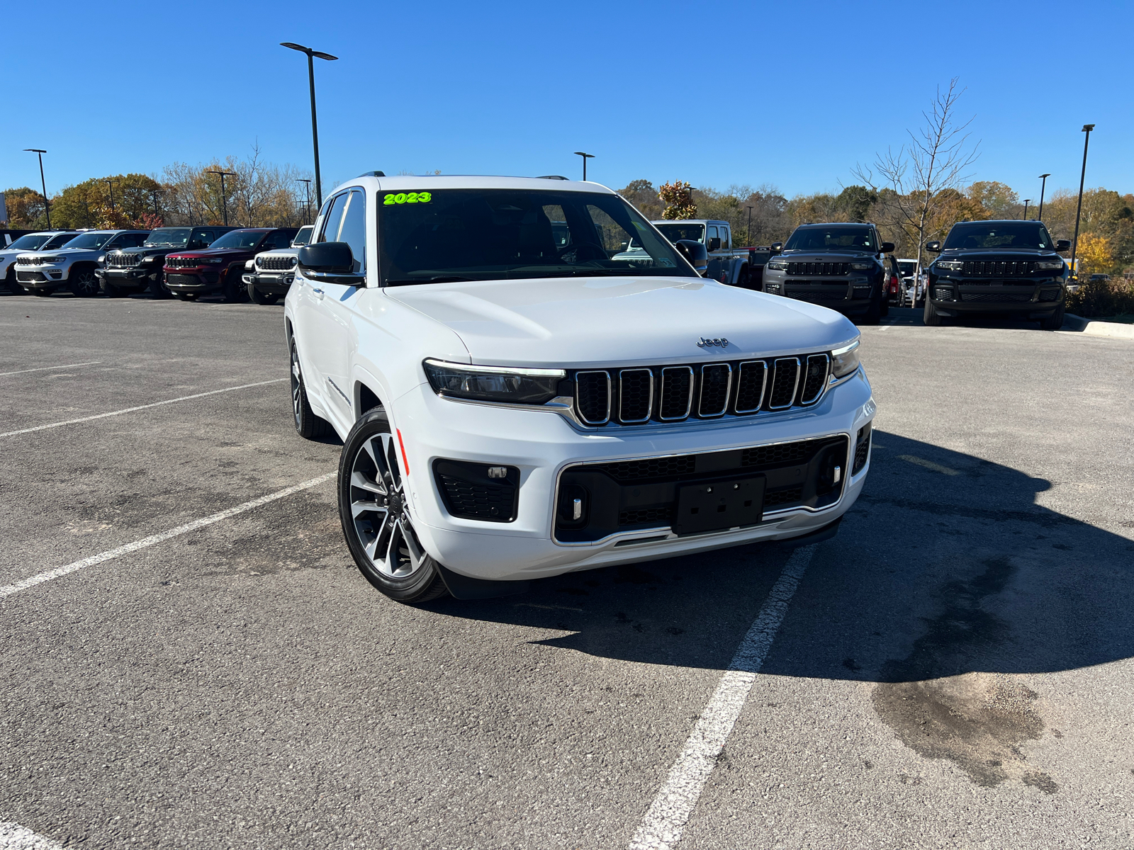 2023 Jeep Grand Cherokee Overland 2