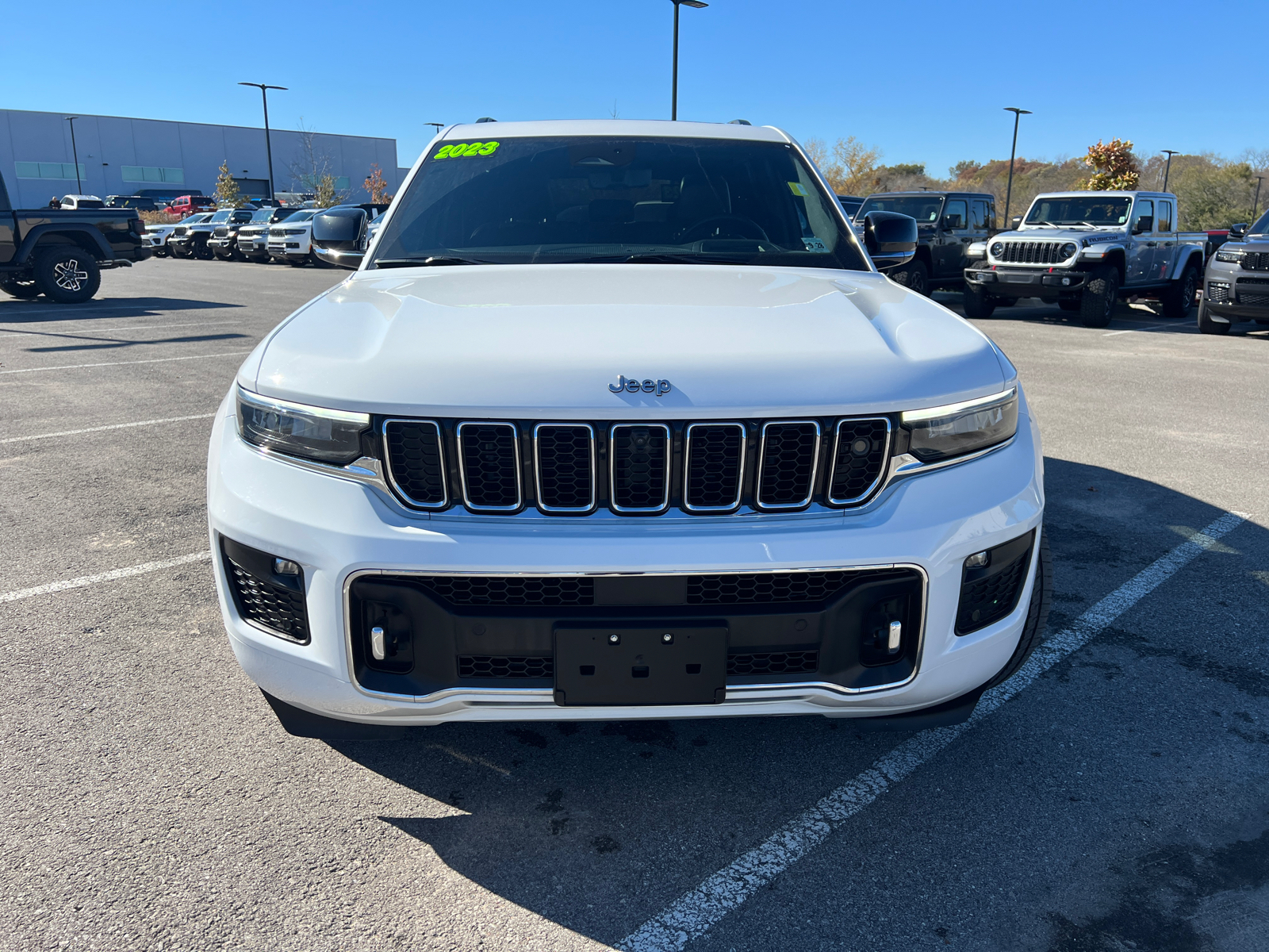 2023 Jeep Grand Cherokee Overland 3