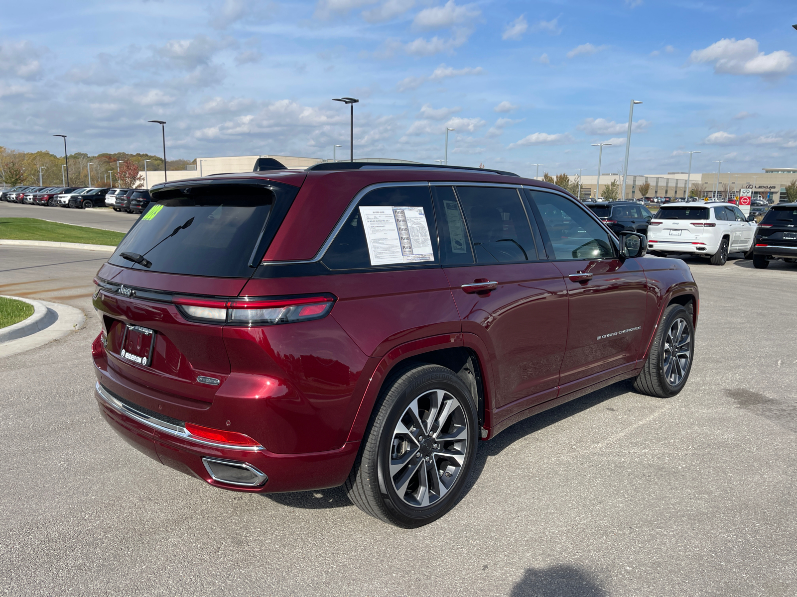 2023 Jeep Grand Cherokee Overland 10