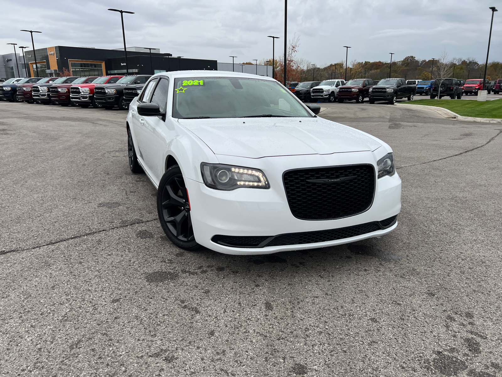 2021 Chrysler 300 Touring 2