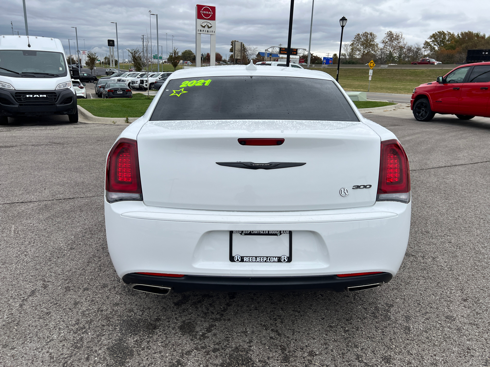 2021 Chrysler 300 Touring 8