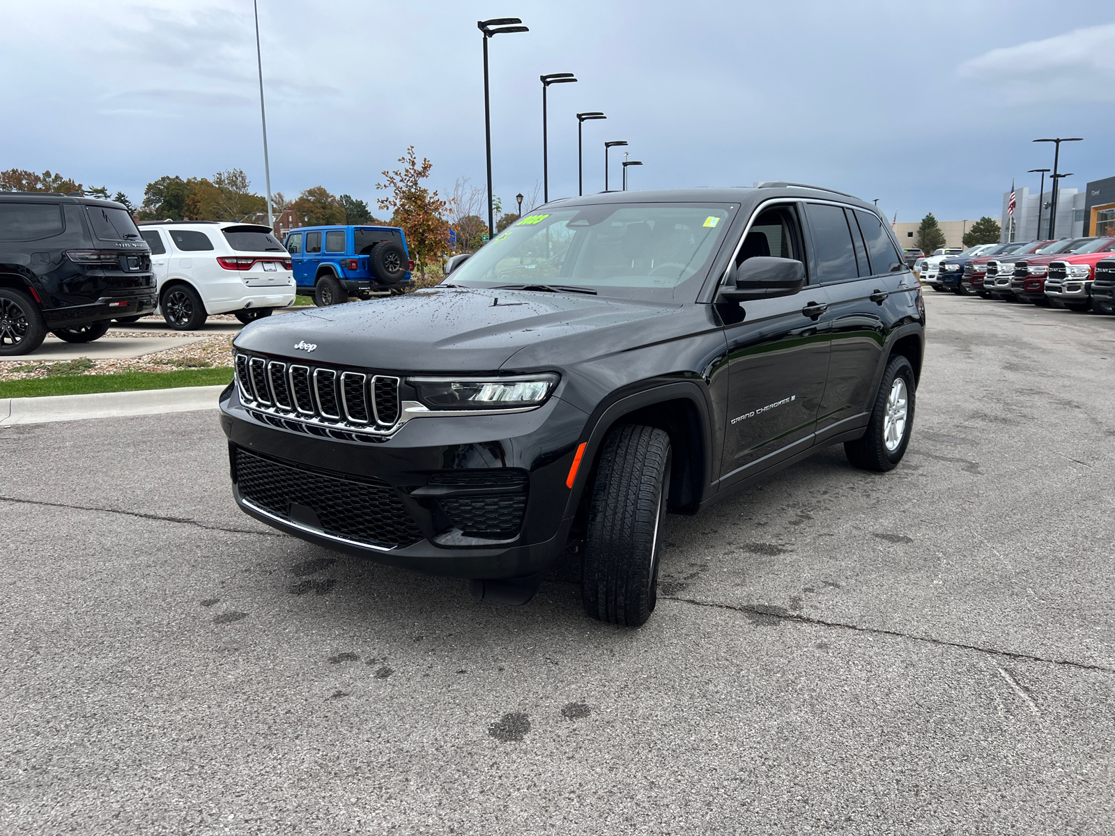 2023 Jeep Grand Cherokee Laredo 4