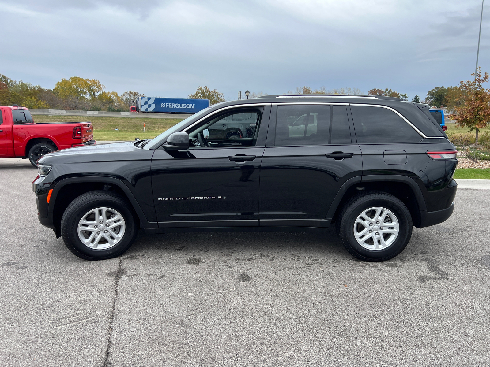 2023 Jeep Grand Cherokee Laredo 5