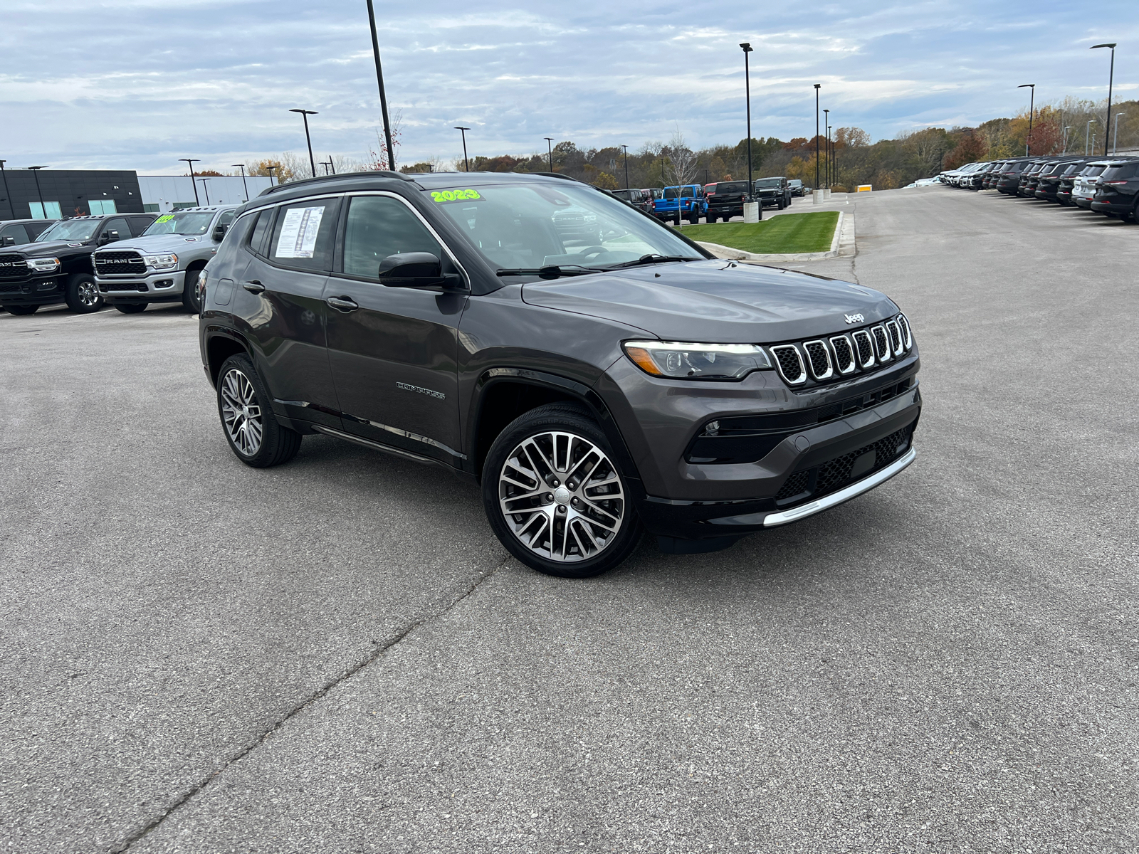 2023 Jeep Compass Limited 1