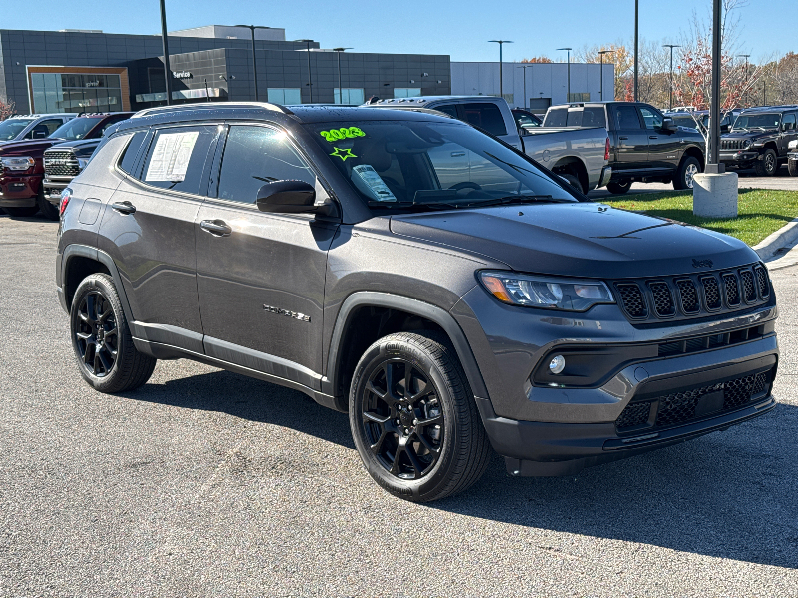 2023 Jeep Compass Altitude 1