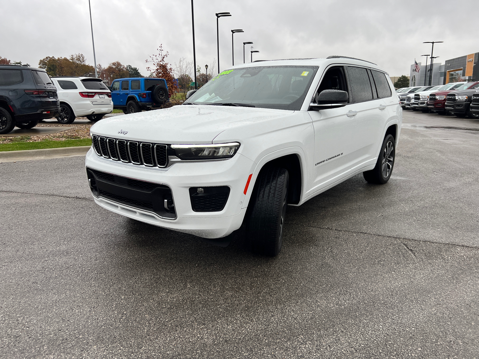 2022 Jeep Grand Cherokee L Overland 4