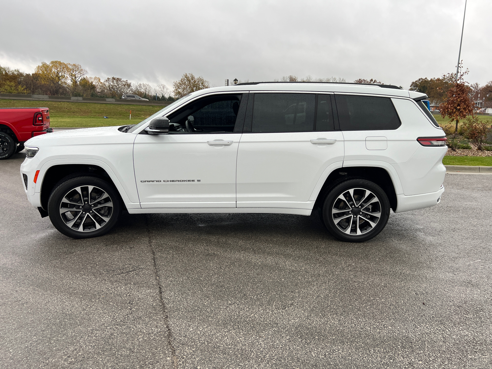 2022 Jeep Grand Cherokee L Overland 5